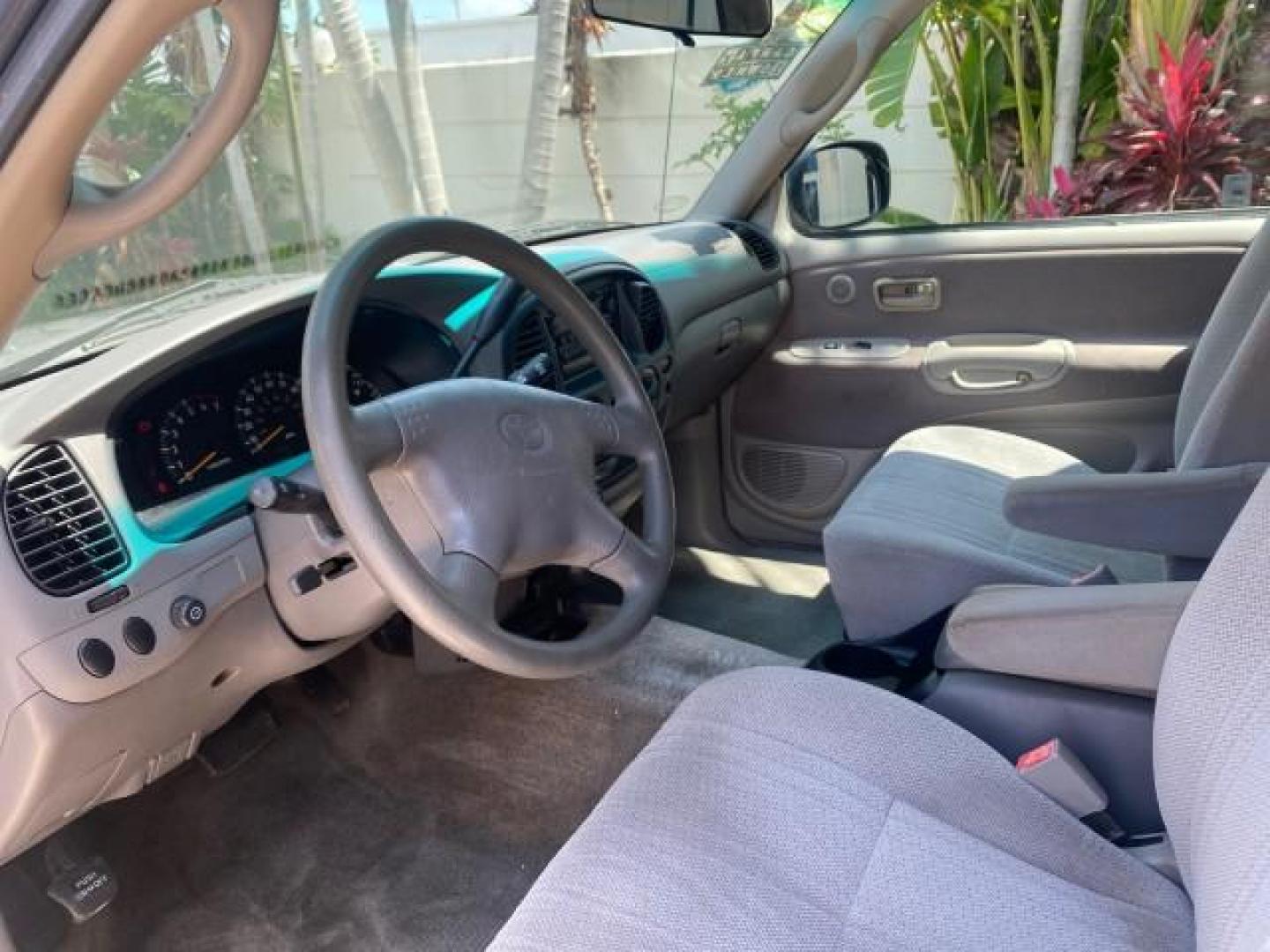 2002 Thunder Grey Metallic /Gray Toyota Tundra SR5 1 OWNER FLORIDA 4X4 (5TBBT44102S) with an 4.7L DOHC EFI 32-Valve V8 i-Force Engine engine, Automatic transmission, located at 4701 North Dixie Hwy, Pompano Beach, FL, 33064, (954) 422-2889, 26.240938, -80.123474 - OUR WEBPAGE FLORIDACARS1.COM HAS OVER 100 PHOTOS AND FREE CARFAX LINK 2002 TOYOTA TUNDRA SR5 V8 VIN: 5TBBT44102S289903 5 T B B T 4 4 1 0 2 S 2 8 9 9 0 3 4 DOOR EXTENDED CAB PICKUP 4 DR 4.7L V8 F DOHC 32V GASOLINE REAR WHEEL DRIVE W/ 4X4 Top Features 4WD/AWD Cloth Seats Alloy Wheels Tow Hitch Bed Lin - Photo#34