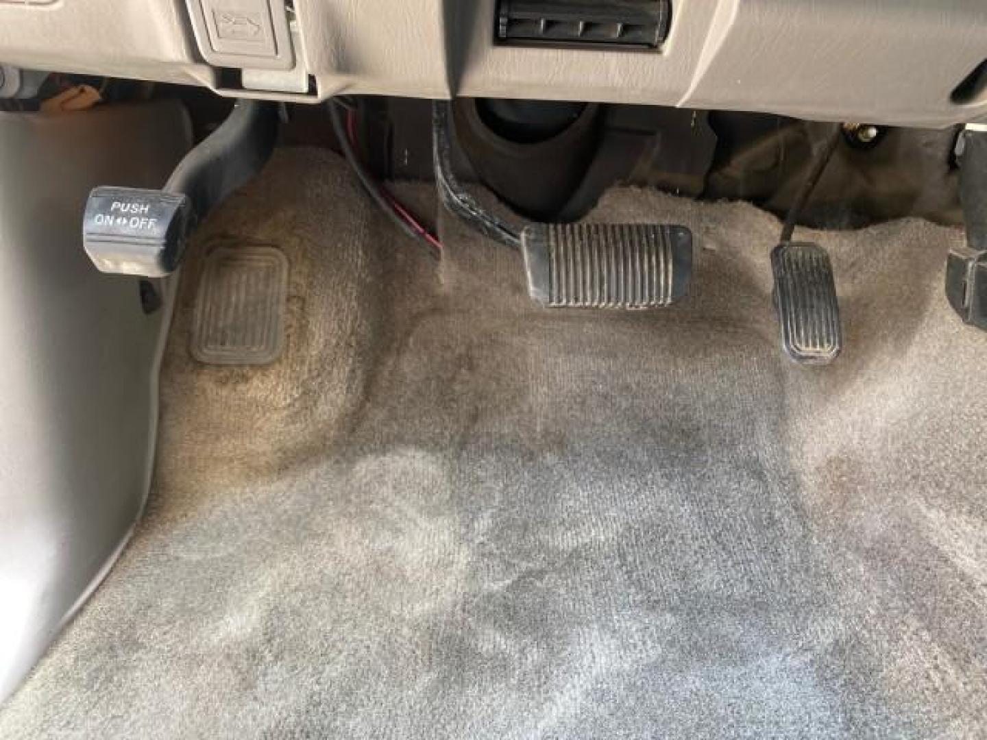 2002 Thunder Grey Metallic /Gray Toyota Tundra SR5 1 OWNER FLORIDA 4X4 (5TBBT44102S) with an 4.7L DOHC EFI 32-Valve V8 i-Force Engine engine, Automatic transmission, located at 4701 North Dixie Hwy, Pompano Beach, FL, 33064, (954) 422-2889, 26.240938, -80.123474 - OUR WEBPAGE FLORIDACARS1.COM HAS OVER 100 PHOTOS AND FREE CARFAX LINK 2002 TOYOTA TUNDRA SR5 V8 VIN: 5TBBT44102S289903 5 T B B T 4 4 1 0 2 S 2 8 9 9 0 3 4 DOOR EXTENDED CAB PICKUP 4 DR 4.7L V8 F DOHC 32V GASOLINE REAR WHEEL DRIVE W/ 4X4 Top Features 4WD/AWD Cloth Seats Alloy Wheels Tow Hitch Bed Lin - Photo#40