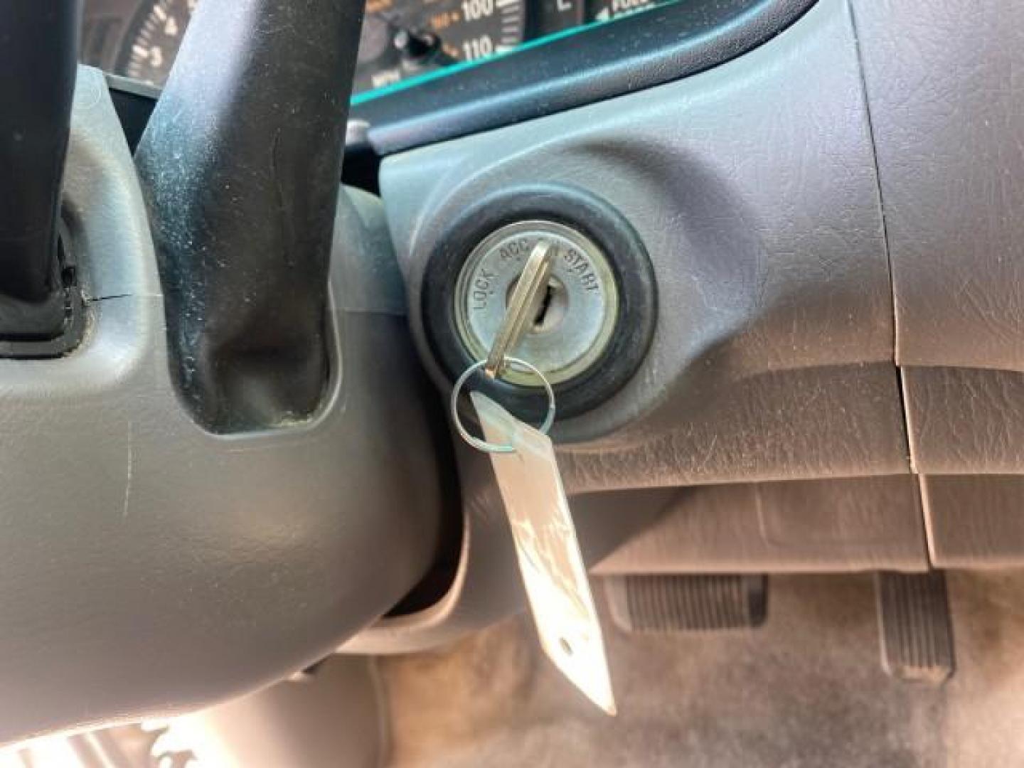 2002 Thunder Grey Metallic /Gray Toyota Tundra SR5 1 OWNER FLORIDA 4X4 (5TBBT44102S) with an 4.7L DOHC EFI 32-Valve V8 i-Force Engine engine, Automatic transmission, located at 4701 North Dixie Hwy, Pompano Beach, FL, 33064, (954) 422-2889, 26.240938, -80.123474 - OUR WEBPAGE FLORIDACARS1.COM HAS OVER 100 PHOTOS AND FREE CARFAX LINK 2002 TOYOTA TUNDRA SR5 V8 VIN: 5TBBT44102S289903 5 T B B T 4 4 1 0 2 S 2 8 9 9 0 3 4 DOOR EXTENDED CAB PICKUP 4 DR 4.7L V8 F DOHC 32V GASOLINE REAR WHEEL DRIVE W/ 4X4 Top Features 4WD/AWD Cloth Seats Alloy Wheels Tow Hitch Bed Lin - Photo#41