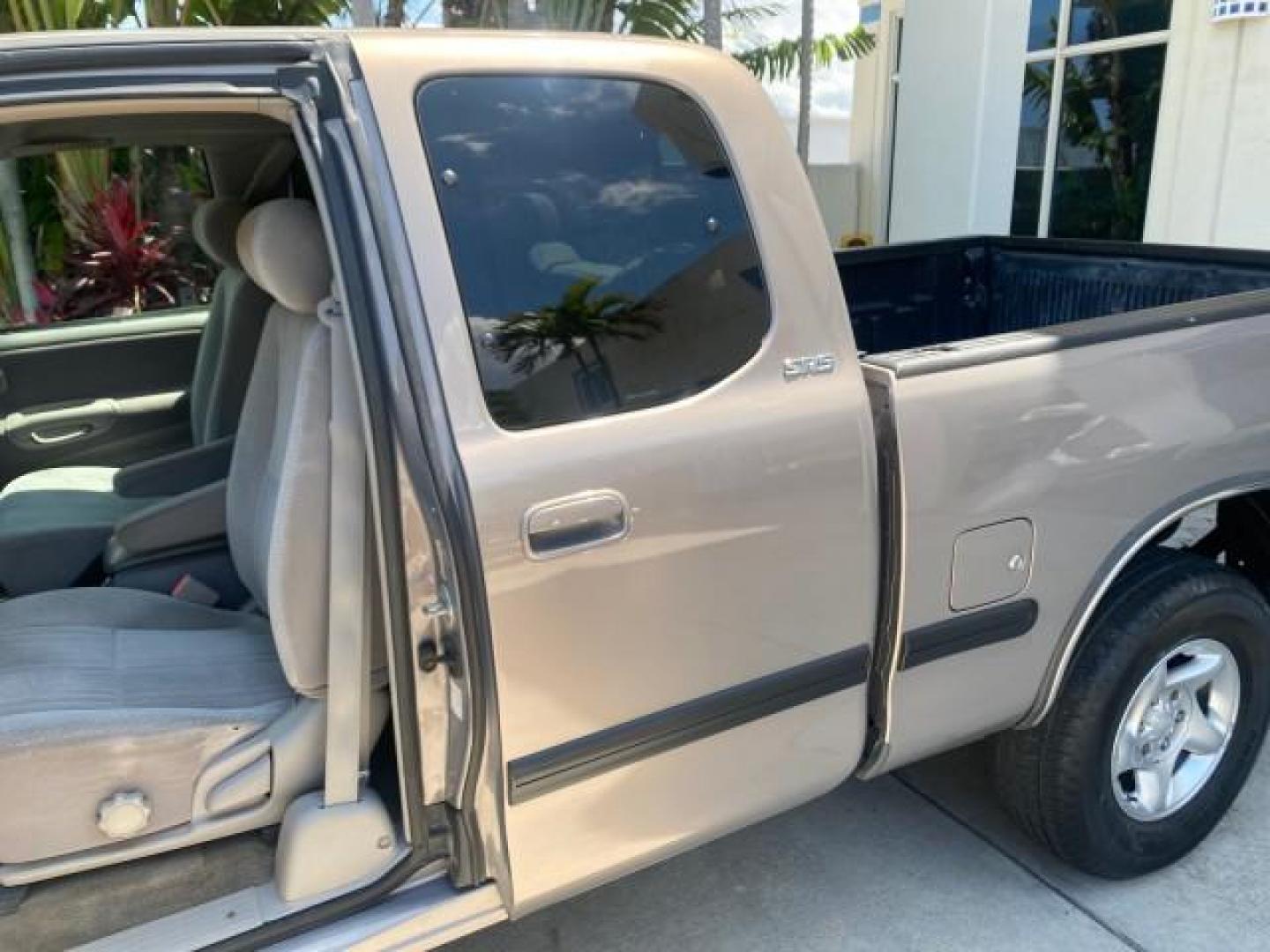 2002 Thunder Grey Metallic /Gray Toyota Tundra SR5 1 OWNER FLORIDA 4X4 (5TBBT44102S) with an 4.7L DOHC EFI 32-Valve V8 i-Force Engine engine, Automatic transmission, located at 4701 North Dixie Hwy, Pompano Beach, FL, 33064, (954) 422-2889, 26.240938, -80.123474 - OUR WEBPAGE FLORIDACARS1.COM HAS OVER 100 PHOTOS AND FREE CARFAX LINK 2002 TOYOTA TUNDRA SR5 V8 VIN: 5TBBT44102S289903 5 T B B T 4 4 1 0 2 S 2 8 9 9 0 3 4 DOOR EXTENDED CAB PICKUP 4 DR 4.7L V8 F DOHC 32V GASOLINE REAR WHEEL DRIVE W/ 4X4 Top Features 4WD/AWD Cloth Seats Alloy Wheels Tow Hitch Bed Lin - Photo#57