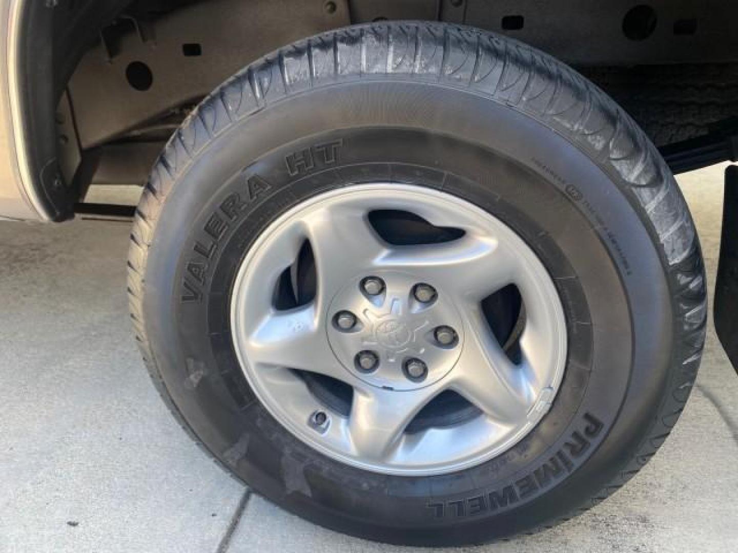 2002 Thunder Grey Metallic /Gray Toyota Tundra SR5 1 OWNER FLORIDA 4X4 (5TBBT44102S) with an 4.7L DOHC EFI 32-Valve V8 i-Force Engine engine, Automatic transmission, located at 4701 North Dixie Hwy, Pompano Beach, FL, 33064, (954) 422-2889, 26.240938, -80.123474 - OUR WEBPAGE FLORIDACARS1.COM HAS OVER 100 PHOTOS AND FREE CARFAX LINK 2002 TOYOTA TUNDRA SR5 V8 VIN: 5TBBT44102S289903 5 T B B T 4 4 1 0 2 S 2 8 9 9 0 3 4 DOOR EXTENDED CAB PICKUP 4 DR 4.7L V8 F DOHC 32V GASOLINE REAR WHEEL DRIVE W/ 4X4 Top Features 4WD/AWD Cloth Seats Alloy Wheels Tow Hitch Bed Lin - Photo#68