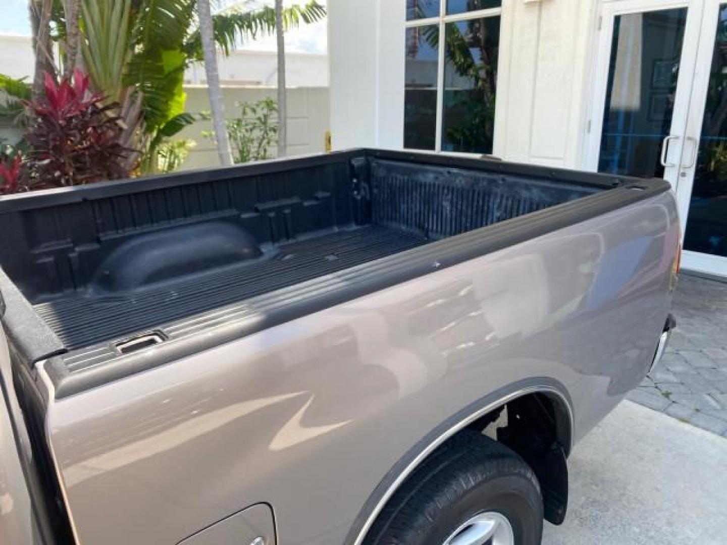 2002 Thunder Grey Metallic /Gray Toyota Tundra SR5 1 OWNER FLORIDA 4X4 (5TBBT44102S) with an 4.7L DOHC EFI 32-Valve V8 i-Force Engine engine, Automatic transmission, located at 4701 North Dixie Hwy, Pompano Beach, FL, 33064, (954) 422-2889, 26.240938, -80.123474 - OUR WEBPAGE FLORIDACARS1.COM HAS OVER 100 PHOTOS AND FREE CARFAX LINK 2002 TOYOTA TUNDRA SR5 V8 VIN: 5TBBT44102S289903 5 T B B T 4 4 1 0 2 S 2 8 9 9 0 3 4 DOOR EXTENDED CAB PICKUP 4 DR 4.7L V8 F DOHC 32V GASOLINE REAR WHEEL DRIVE W/ 4X4 Top Features 4WD/AWD Cloth Seats Alloy Wheels Tow Hitch Bed Lin - Photo#71