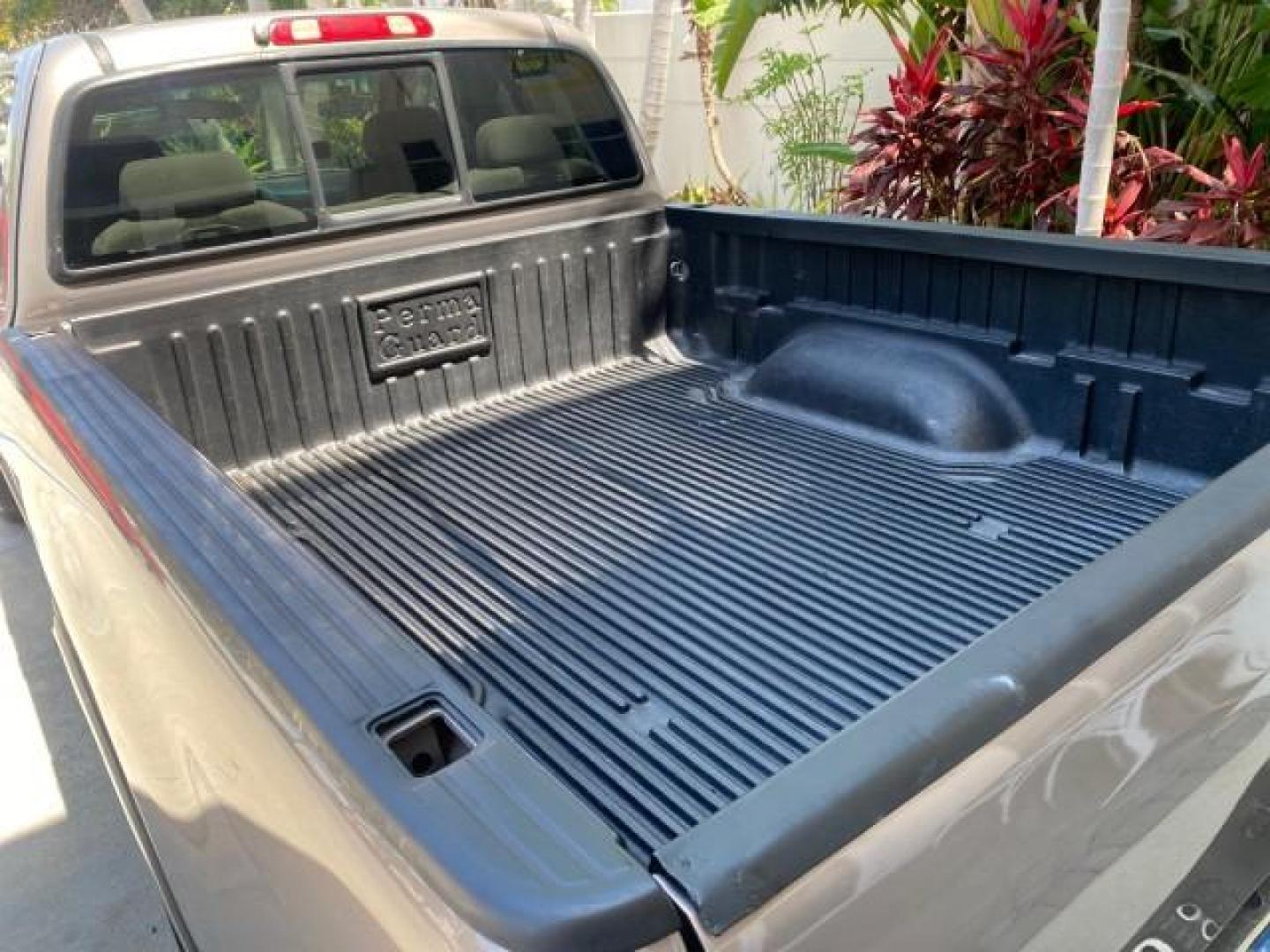 2002 Thunder Grey Metallic /Gray Toyota Tundra SR5 1 OWNER FLORIDA 4X4 (5TBBT44102S) with an 4.7L DOHC EFI 32-Valve V8 i-Force Engine engine, Automatic transmission, located at 4701 North Dixie Hwy, Pompano Beach, FL, 33064, (954) 422-2889, 26.240938, -80.123474 - OUR WEBPAGE FLORIDACARS1.COM HAS OVER 100 PHOTOS AND FREE CARFAX LINK 2002 TOYOTA TUNDRA SR5 V8 VIN: 5TBBT44102S289903 5 T B B T 4 4 1 0 2 S 2 8 9 9 0 3 4 DOOR EXTENDED CAB PICKUP 4 DR 4.7L V8 F DOHC 32V GASOLINE REAR WHEEL DRIVE W/ 4X4 Top Features 4WD/AWD Cloth Seats Alloy Wheels Tow Hitch Bed Lin - Photo#76