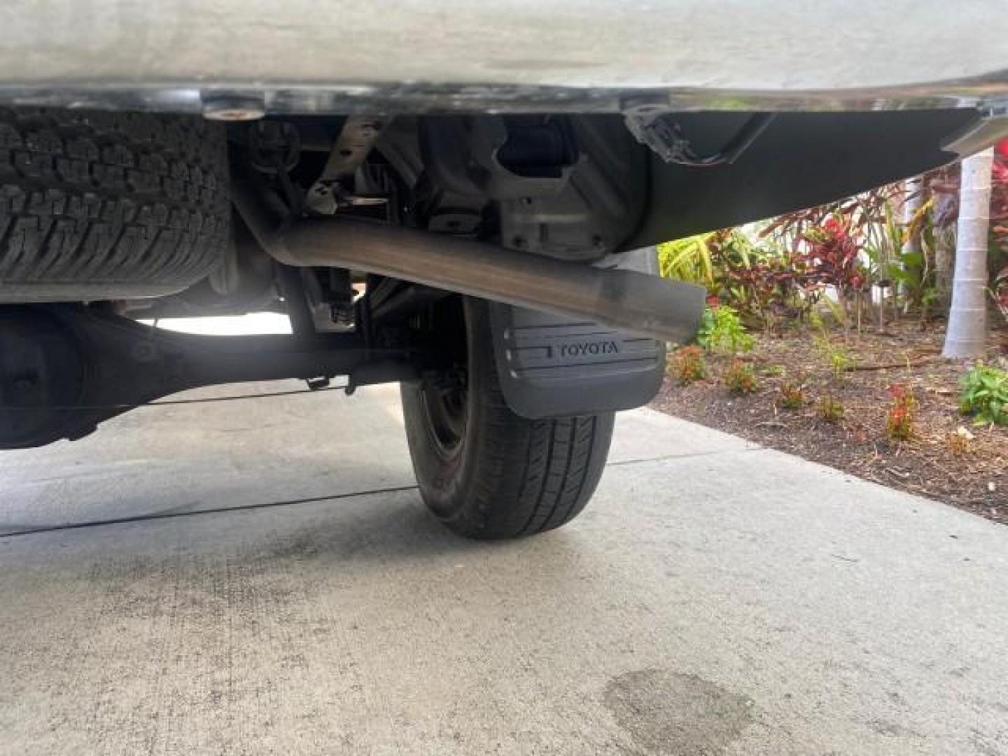 2002 Thunder Grey Metallic /Gray Toyota Tundra SR5 1 OWNER FLORIDA 4X4 (5TBBT44102S) with an 4.7L DOHC EFI 32-Valve V8 i-Force Engine engine, Automatic transmission, located at 4701 North Dixie Hwy, Pompano Beach, FL, 33064, (954) 422-2889, 26.240938, -80.123474 - OUR WEBPAGE FLORIDACARS1.COM HAS OVER 100 PHOTOS AND FREE CARFAX LINK 2002 TOYOTA TUNDRA SR5 V8 VIN: 5TBBT44102S289903 5 T B B T 4 4 1 0 2 S 2 8 9 9 0 3 4 DOOR EXTENDED CAB PICKUP 4 DR 4.7L V8 F DOHC 32V GASOLINE REAR WHEEL DRIVE W/ 4X4 Top Features 4WD/AWD Cloth Seats Alloy Wheels Tow Hitch Bed Lin - Photo#86