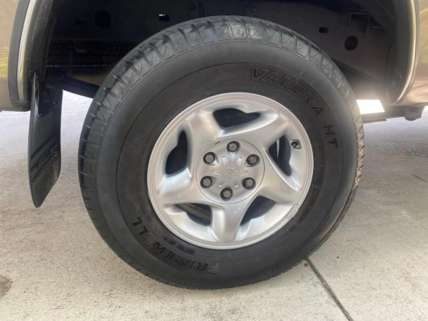 2002 Thunder Grey Metallic /Gray Toyota Tundra SR5 1 OWNER FLORIDA 4X4 (5TBBT44102S) with an 4.7L DOHC EFI 32-Valve V8 i-Force Engine engine, Automatic transmission, located at 4701 North Dixie Hwy, Pompano Beach, FL, 33064, (954) 422-2889, 26.240938, -80.123474 - OUR WEBPAGE FLORIDACARS1.COM HAS OVER 100 PHOTOS AND FREE CARFAX LINK 2002 TOYOTA TUNDRA SR5 V8 VIN: 5TBBT44102S289903 5 T B B T 4 4 1 0 2 S 2 8 9 9 0 3 4 DOOR EXTENDED CAB PICKUP 4 DR 4.7L V8 F DOHC 32V GASOLINE REAR WHEEL DRIVE W/ 4X4 Top Features 4WD/AWD Cloth Seats Alloy Wheels Tow Hitch Bed Lin - Photo#90