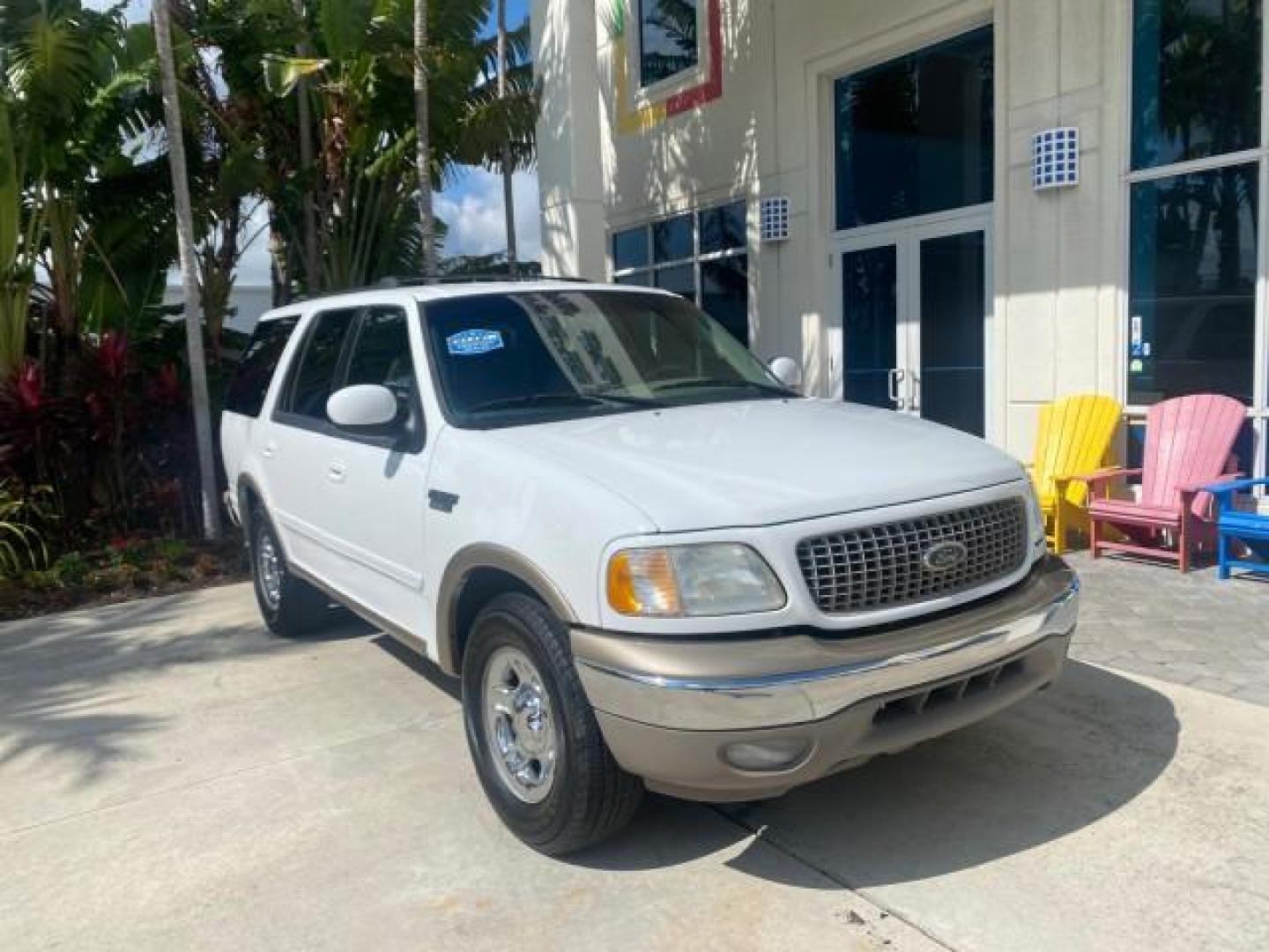 2001 Oxford White /Med Parchment Ford Expedition Eddie Bauer LOW MILES 97,648 (1FMRU17W91L) with an 4.6L SOHC SEFI V8 Triton Engine engine, Automatic transmission, located at 4701 North Dixie Hwy, Pompano Beach, FL, 33064, (954) 422-2889, 26.240938, -80.123474 - OUR WEBPAGE FLORIDACARS1.COM HAS OVER 100 PHOTOS AND FREE CARFAX LINK 2001 FORD EXPEDITION EDDIE BAUER VIN: 1FMRU17W91LB77217 1 F M R U 1 7 W 9 1 L B 7 7 2 1 7 4 DOOR WAGON/SPORT UTILITY 4.6L V8 F SOHC 16V GASOLINE REAR WHEEL DRIVE Highlighted Features Tow Hitch Power Windows Power Locks Automatic T - Photo#1