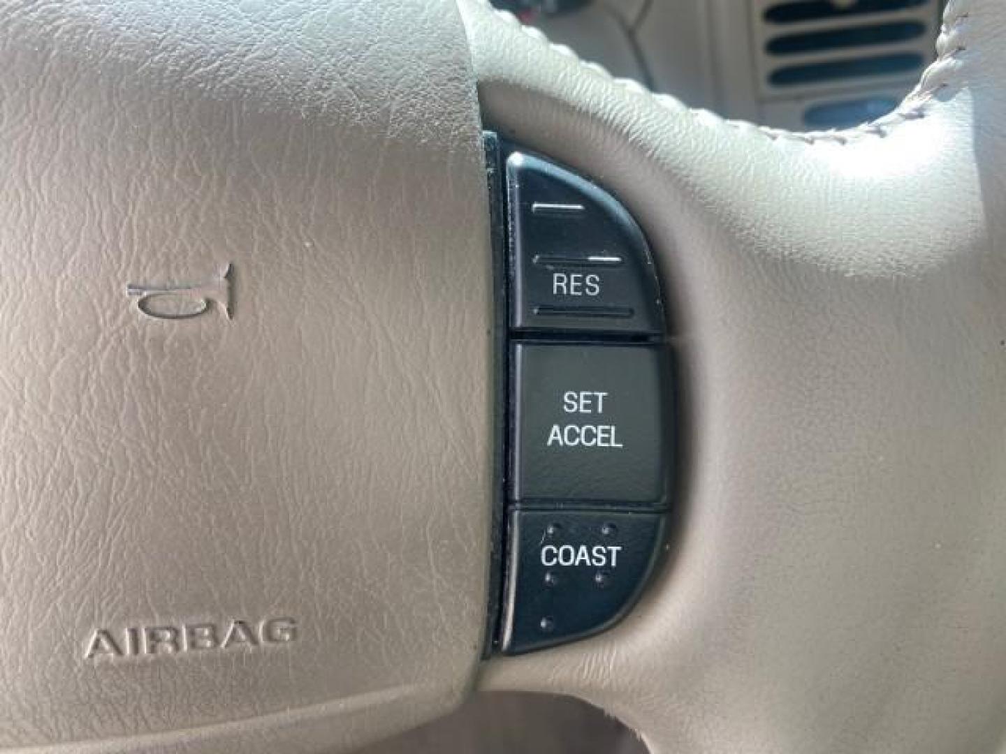 2001 Oxford White /Med Parchment Ford Expedition Eddie Bauer LOW MILES 97,648 (1FMRU17W91L) with an 4.6L SOHC SEFI V8 Triton Engine engine, Automatic transmission, located at 4701 North Dixie Hwy, Pompano Beach, FL, 33064, (954) 422-2889, 26.240938, -80.123474 - OUR WEBPAGE FLORIDACARS1.COM HAS OVER 100 PHOTOS AND FREE CARFAX LINK 2001 FORD EXPEDITION EDDIE BAUER VIN: 1FMRU17W91LB77217 1 F M R U 1 7 W 9 1 L B 7 7 2 1 7 4 DOOR WAGON/SPORT UTILITY 4.6L V8 F SOHC 16V GASOLINE REAR WHEEL DRIVE Highlighted Features Tow Hitch Power Windows Power Locks Automatic T - Photo#41