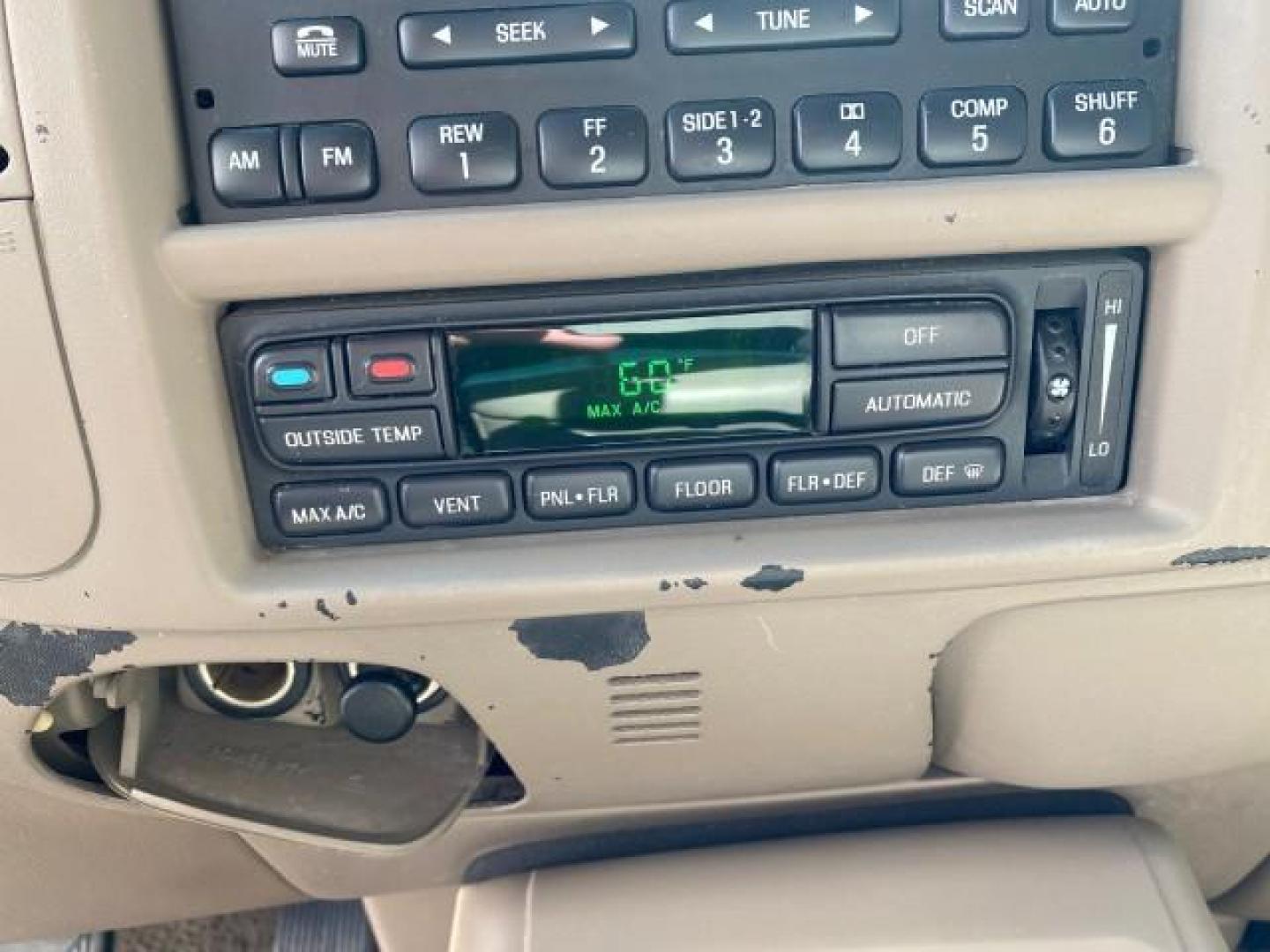 2001 Oxford White /Med Parchment Ford Expedition Eddie Bauer LOW MILES 97,648 (1FMRU17W91L) with an 4.6L SOHC SEFI V8 Triton Engine engine, Automatic transmission, located at 4701 North Dixie Hwy, Pompano Beach, FL, 33064, (954) 422-2889, 26.240938, -80.123474 - OUR WEBPAGE FLORIDACARS1.COM HAS OVER 100 PHOTOS AND FREE CARFAX LINK 2001 FORD EXPEDITION EDDIE BAUER VIN: 1FMRU17W91LB77217 1 F M R U 1 7 W 9 1 L B 7 7 2 1 7 4 DOOR WAGON/SPORT UTILITY 4.6L V8 F SOHC 16V GASOLINE REAR WHEEL DRIVE Highlighted Features Tow Hitch Power Windows Power Locks Automatic T - Photo#48