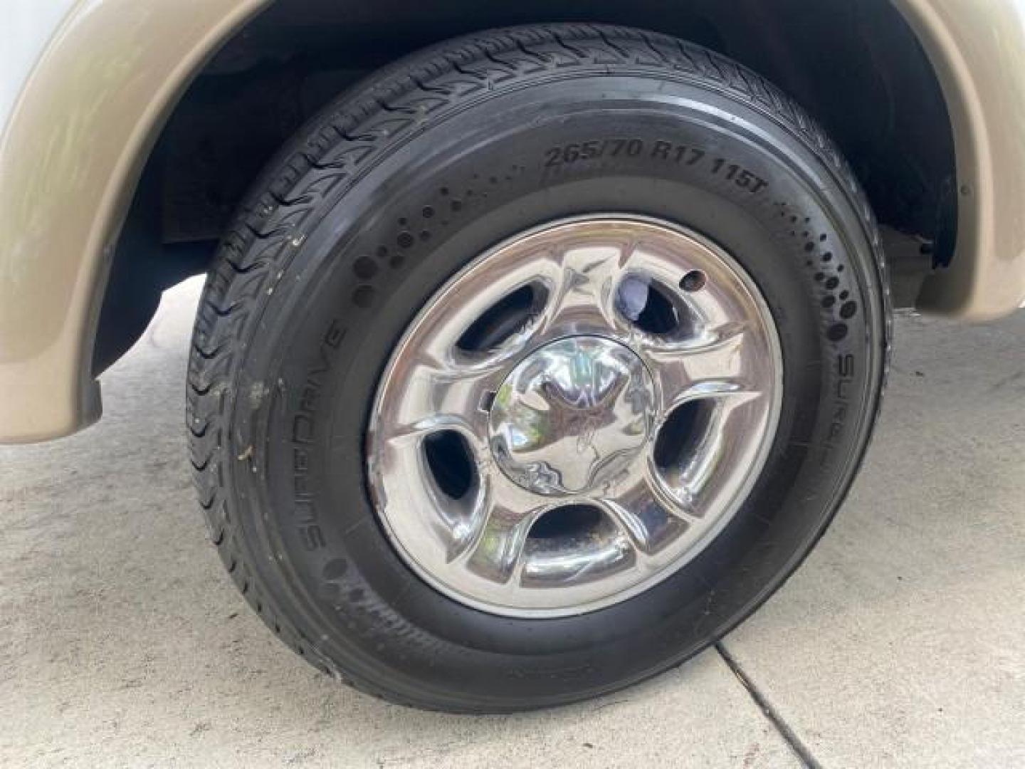 2001 Oxford White /Med Parchment Ford Expedition Eddie Bauer LOW MILES 97,648 (1FMRU17W91L) with an 4.6L SOHC SEFI V8 Triton Engine engine, Automatic transmission, located at 4701 North Dixie Hwy, Pompano Beach, FL, 33064, (954) 422-2889, 26.240938, -80.123474 - OUR WEBPAGE FLORIDACARS1.COM HAS OVER 100 PHOTOS AND FREE CARFAX LINK 2001 FORD EXPEDITION EDDIE BAUER VIN: 1FMRU17W91LB77217 1 F M R U 1 7 W 9 1 L B 7 7 2 1 7 4 DOOR WAGON/SPORT UTILITY 4.6L V8 F SOHC 16V GASOLINE REAR WHEEL DRIVE Highlighted Features Tow Hitch Power Windows Power Locks Automatic T - Photo#90