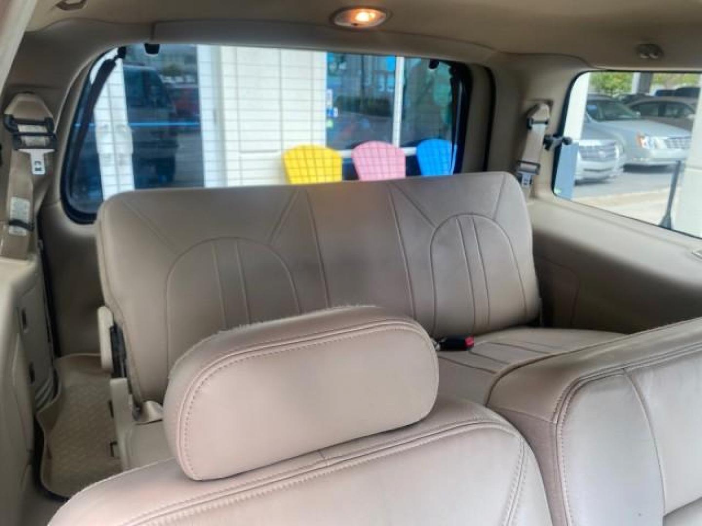 2001 Oxford White /Med Parchment Ford Expedition Eddie Bauer LOW MILES 97,648 (1FMRU17W91L) with an 4.6L SOHC SEFI V8 Triton Engine engine, Automatic transmission, located at 4701 North Dixie Hwy, Pompano Beach, FL, 33064, (954) 422-2889, 26.240938, -80.123474 - OUR WEBPAGE FLORIDACARS1.COM HAS OVER 100 PHOTOS AND FREE CARFAX LINK 2001 FORD EXPEDITION EDDIE BAUER VIN: 1FMRU17W91LB77217 1 F M R U 1 7 W 9 1 L B 7 7 2 1 7 4 DOOR WAGON/SPORT UTILITY 4.6L V8 F SOHC 16V GASOLINE REAR WHEEL DRIVE Highlighted Features Tow Hitch Power Windows Power Locks Automatic T - Photo#99