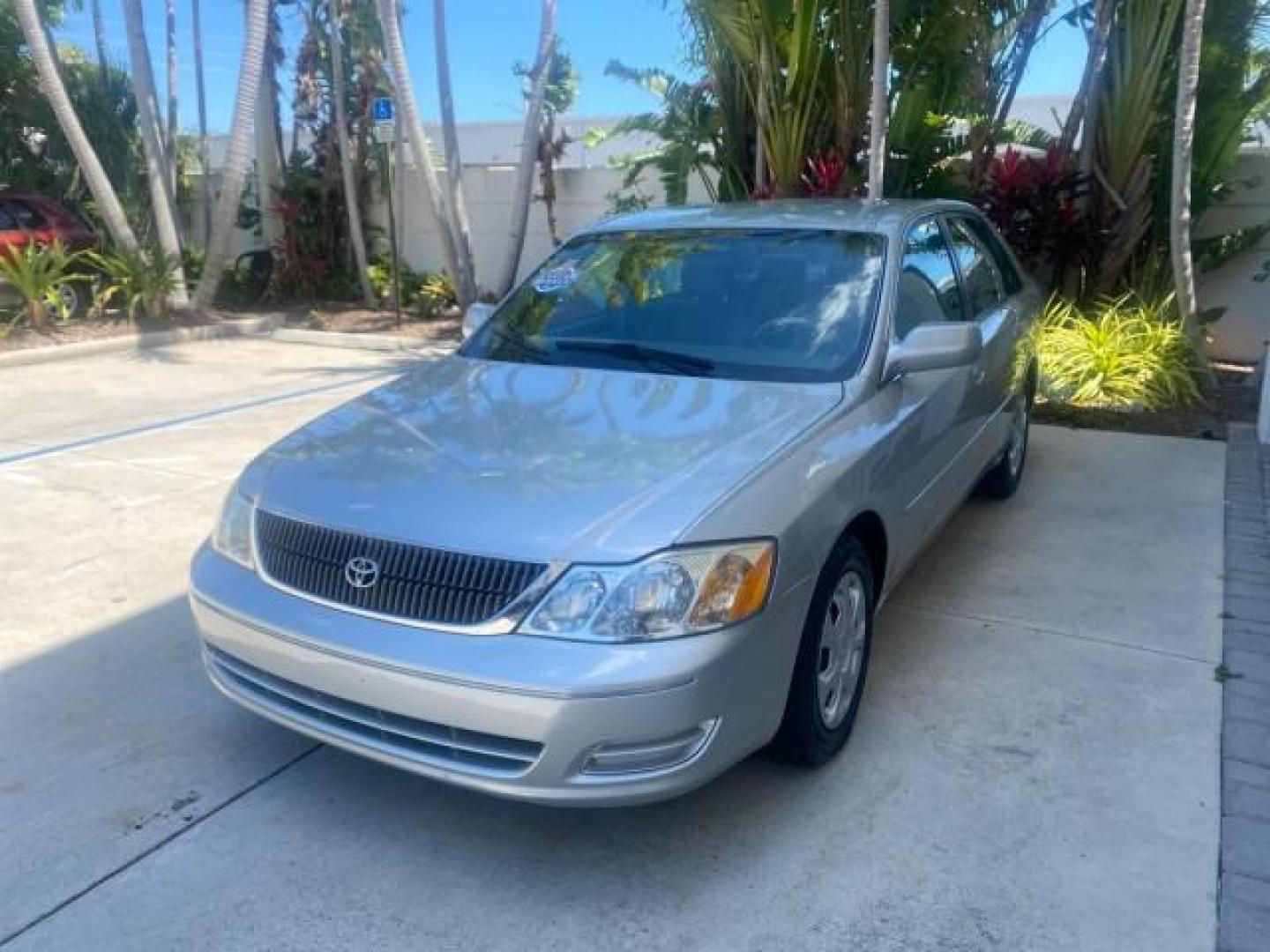 2001 Silver Spruce Metallic /Stone Toyota Avalon XLS w/Bucket Seats LOW MILES 60,208 (4T1BF28B71U) with an 3.0L 4-Cam MPFI 24-Valve V6 Aluminum Alloy Engine engine, Automatic transmission, located at 4701 North Dixie Hwy, Pompano Beach, FL, 33064, (954) 422-2889, 26.240938, -80.123474 - OUR WEBPAGE FLORIDACARS1.COM HAS OVER 100 PHOTOS AND FREE CARFAX LINK 2001 TOYOTA AVALON XL VIN: 4T1BF28B71U182293 4 T 1 B F 2 8 B 7 1 U 1 8 2 2 9 3 SEDAN 4 DR 3.0L V6 F DOHC 24V 29 MPG GASOLINE FRONT WHEEL DRIVE Top Features Alloy Wheels Cloth Seats Basic Features ABS Brakes Automatic Transmission - Photo#3