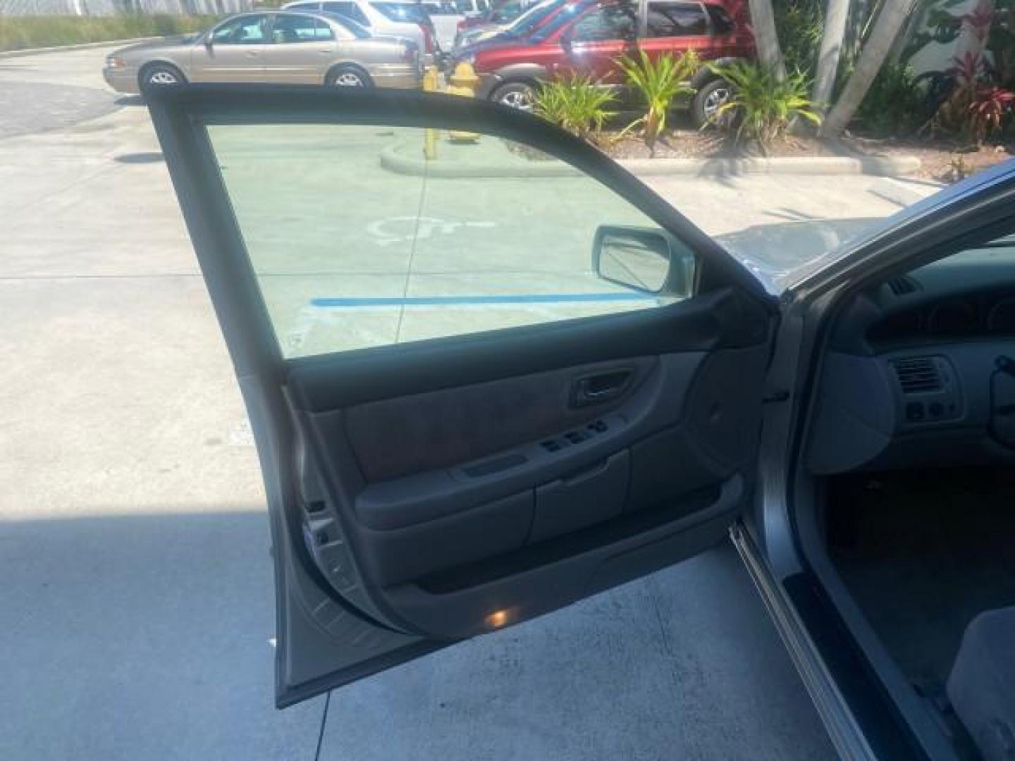 2001 Silver Spruce Metallic /Stone Toyota Avalon XLS w/Bucket Seats LOW MILES 60,208 (4T1BF28B71U) with an 3.0L 4-Cam MPFI 24-Valve V6 Aluminum Alloy Engine engine, Automatic transmission, located at 4701 North Dixie Hwy, Pompano Beach, FL, 33064, (954) 422-2889, 26.240938, -80.123474 - OUR WEBPAGE FLORIDACARS1.COM HAS OVER 100 PHOTOS AND FREE CARFAX LINK 2001 TOYOTA AVALON XL VIN: 4T1BF28B71U182293 4 T 1 B F 2 8 B 7 1 U 1 8 2 2 9 3 SEDAN 4 DR 3.0L V6 F DOHC 24V 29 MPG GASOLINE FRONT WHEEL DRIVE Top Features Alloy Wheels Cloth Seats Basic Features ABS Brakes Automatic Transmission - Photo#9