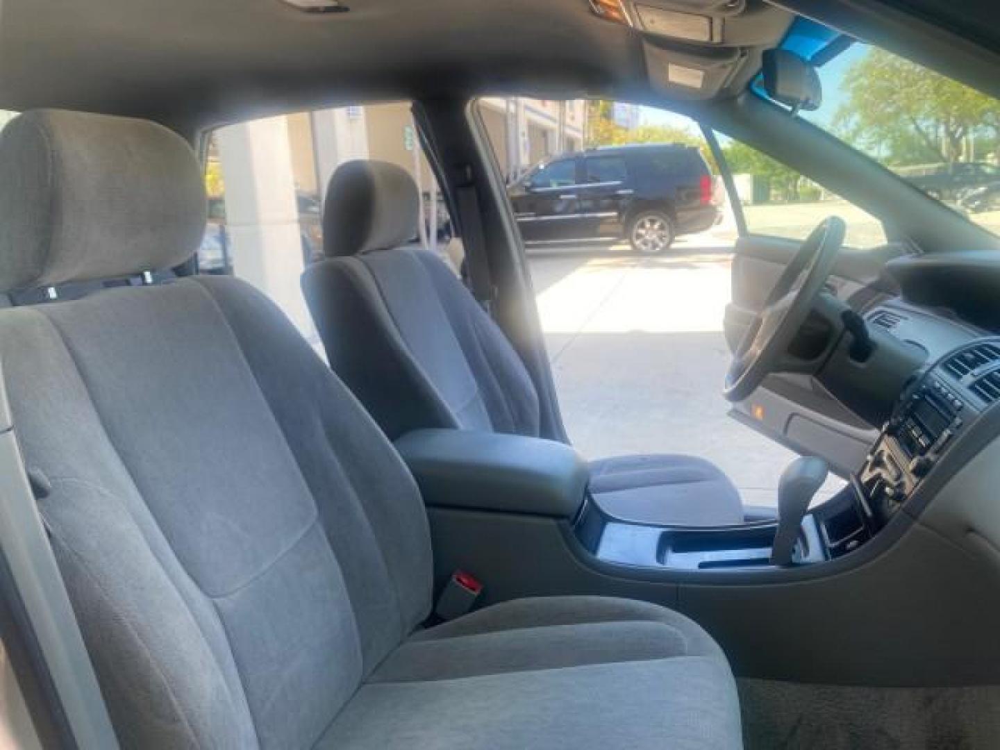 2001 Silver Spruce Metallic /Stone Toyota Avalon XLS w/Bucket Seats LOW MILES 60,208 (4T1BF28B71U) with an 3.0L 4-Cam MPFI 24-Valve V6 Aluminum Alloy Engine engine, Automatic transmission, located at 4701 North Dixie Hwy, Pompano Beach, FL, 33064, (954) 422-2889, 26.240938, -80.123474 - OUR WEBPAGE FLORIDACARS1.COM HAS OVER 100 PHOTOS AND FREE CARFAX LINK 2001 TOYOTA AVALON XL VIN: 4T1BF28B71U182293 4 T 1 B F 2 8 B 7 1 U 1 8 2 2 9 3 SEDAN 4 DR 3.0L V6 F DOHC 24V 29 MPG GASOLINE FRONT WHEEL DRIVE Top Features Alloy Wheels Cloth Seats Basic Features ABS Brakes Automatic Transmission - Photo#12