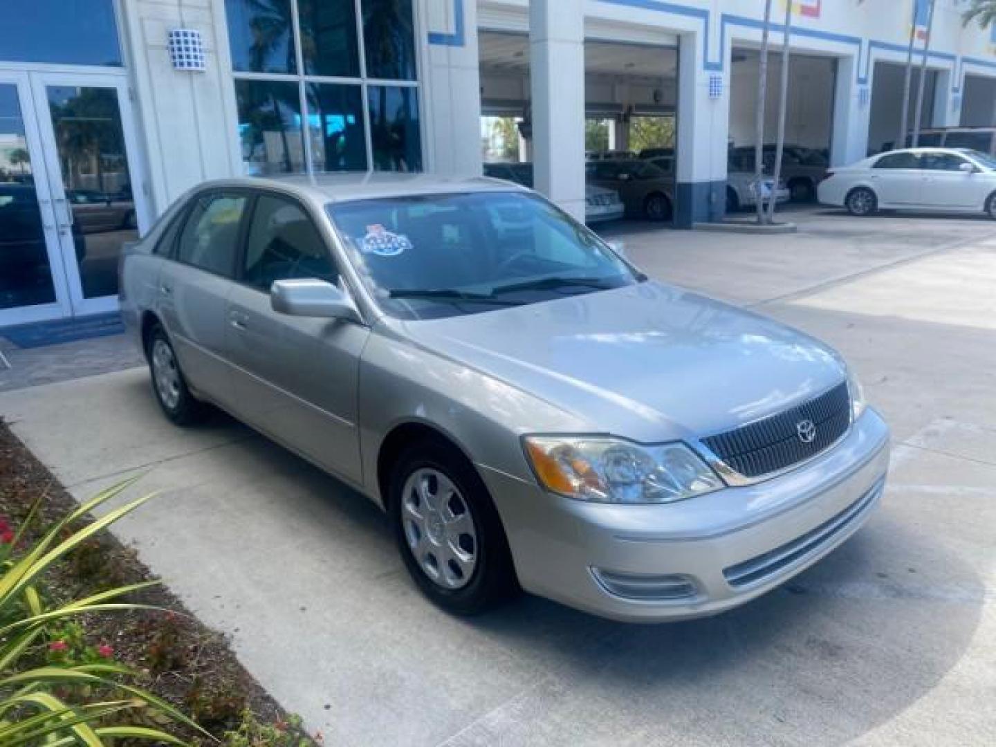 2001 Silver Spruce Metallic /Stone Toyota Avalon XLS w/Bucket Seats LOW MILES 60,208 (4T1BF28B71U) with an 3.0L 4-Cam MPFI 24-Valve V6 Aluminum Alloy Engine engine, Automatic transmission, located at 4701 North Dixie Hwy, Pompano Beach, FL, 33064, (954) 422-2889, 26.240938, -80.123474 - OUR WEBPAGE FLORIDACARS1.COM HAS OVER 100 PHOTOS AND FREE CARFAX LINK 2001 TOYOTA AVALON XL VIN: 4T1BF28B71U182293 4 T 1 B F 2 8 B 7 1 U 1 8 2 2 9 3 SEDAN 4 DR 3.0L V6 F DOHC 24V 29 MPG GASOLINE FRONT WHEEL DRIVE Top Features Alloy Wheels Cloth Seats Basic Features ABS Brakes Automatic Transmission - Photo#26