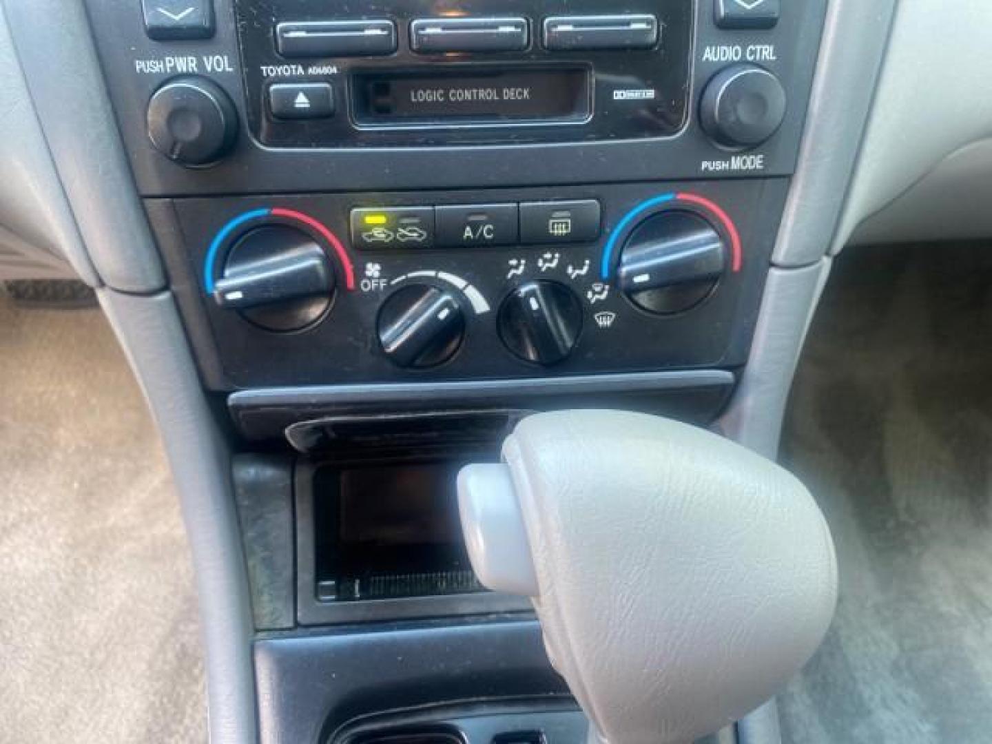 2001 Silver Spruce Metallic /Stone Toyota Avalon XLS w/Bucket Seats LOW MILES 60,208 (4T1BF28B71U) with an 3.0L 4-Cam MPFI 24-Valve V6 Aluminum Alloy Engine engine, Automatic transmission, located at 4701 North Dixie Hwy, Pompano Beach, FL, 33064, (954) 422-2889, 26.240938, -80.123474 - OUR WEBPAGE FLORIDACARS1.COM HAS OVER 100 PHOTOS AND FREE CARFAX LINK 2001 TOYOTA AVALON XL VIN: 4T1BF28B71U182293 4 T 1 B F 2 8 B 7 1 U 1 8 2 2 9 3 SEDAN 4 DR 3.0L V6 F DOHC 24V 29 MPG GASOLINE FRONT WHEEL DRIVE Top Features Alloy Wheels Cloth Seats Basic Features ABS Brakes Automatic Transmission - Photo#44