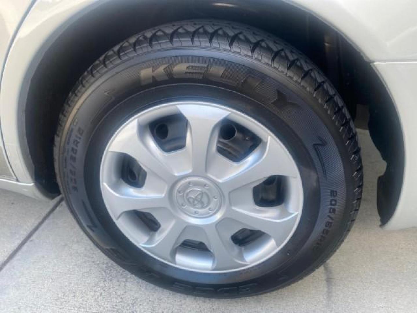 2001 Silver Spruce Metallic /Stone Toyota Avalon XLS w/Bucket Seats LOW MILES 60,208 (4T1BF28B71U) with an 3.0L 4-Cam MPFI 24-Valve V6 Aluminum Alloy Engine engine, Automatic transmission, located at 4701 North Dixie Hwy, Pompano Beach, FL, 33064, (954) 422-2889, 26.240938, -80.123474 - OUR WEBPAGE FLORIDACARS1.COM HAS OVER 100 PHOTOS AND FREE CARFAX LINK 2001 TOYOTA AVALON XL VIN: 4T1BF28B71U182293 4 T 1 B F 2 8 B 7 1 U 1 8 2 2 9 3 SEDAN 4 DR 3.0L V6 F DOHC 24V 29 MPG GASOLINE FRONT WHEEL DRIVE Top Features Alloy Wheels Cloth Seats Basic Features ABS Brakes Automatic Transmission - Photo#67