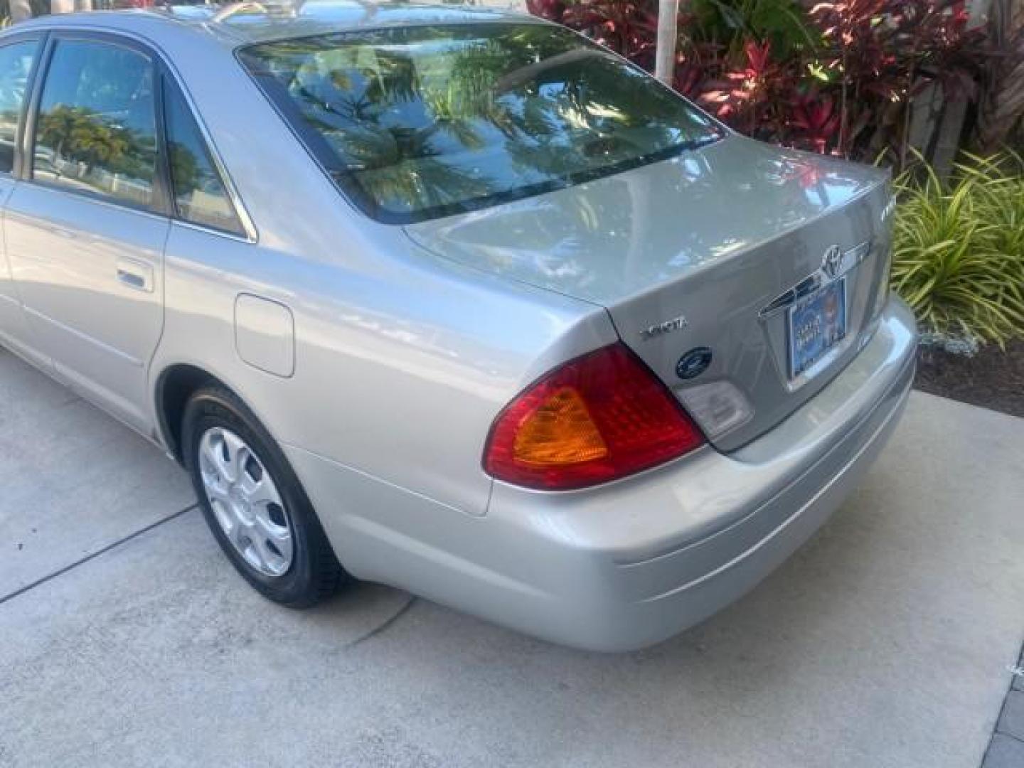 2001 Silver Spruce Metallic /Stone Toyota Avalon XLS w/Bucket Seats LOW MILES 60,208 (4T1BF28B71U) with an 3.0L 4-Cam MPFI 24-Valve V6 Aluminum Alloy Engine engine, Automatic transmission, located at 4701 North Dixie Hwy, Pompano Beach, FL, 33064, (954) 422-2889, 26.240938, -80.123474 - OUR WEBPAGE FLORIDACARS1.COM HAS OVER 100 PHOTOS AND FREE CARFAX LINK 2001 TOYOTA AVALON XL VIN: 4T1BF28B71U182293 4 T 1 B F 2 8 B 7 1 U 1 8 2 2 9 3 SEDAN 4 DR 3.0L V6 F DOHC 24V 29 MPG GASOLINE FRONT WHEEL DRIVE Top Features Alloy Wheels Cloth Seats Basic Features ABS Brakes Automatic Transmission - Photo#70