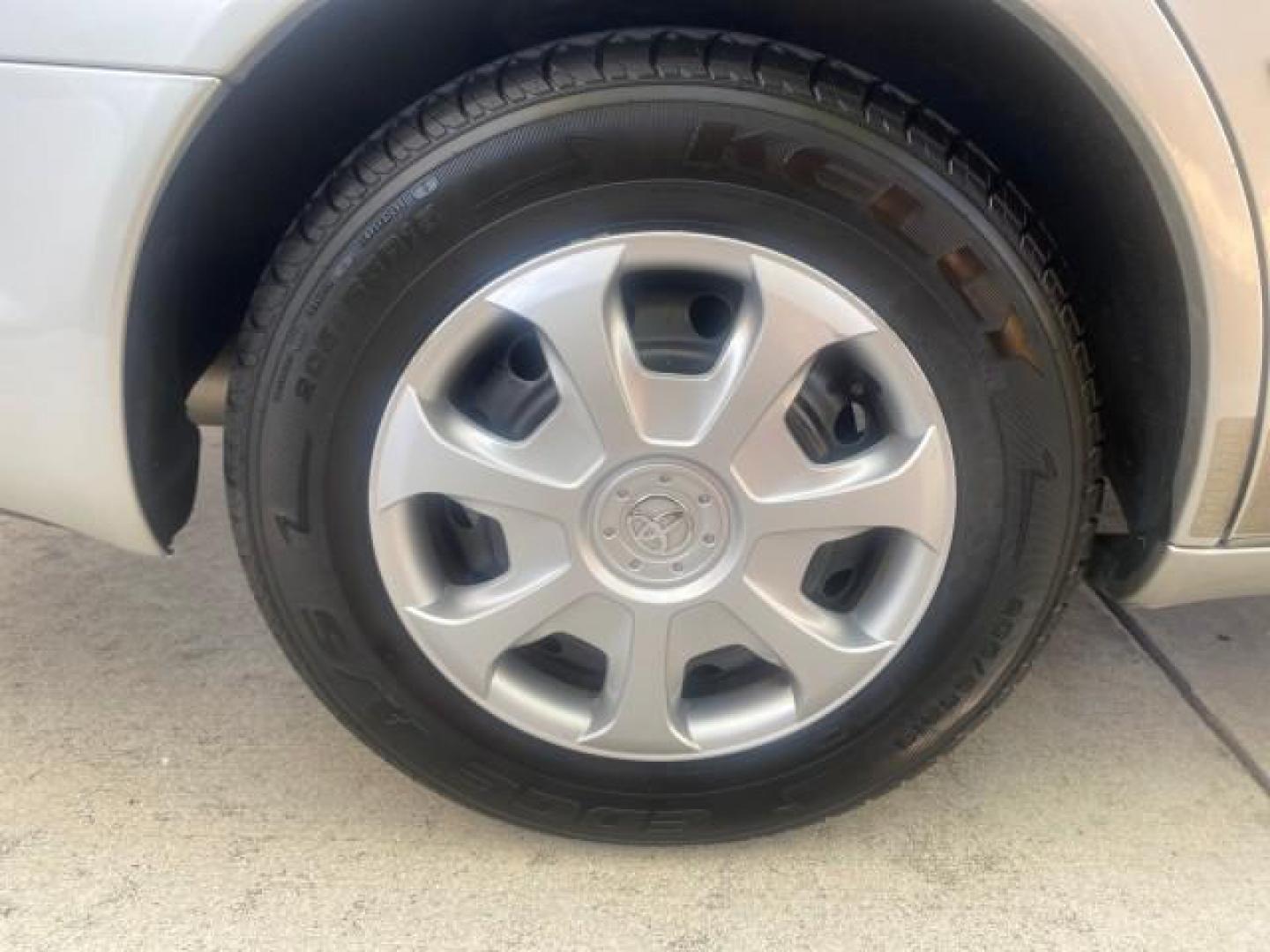 2001 Silver Spruce Metallic /Stone Toyota Avalon XLS w/Bucket Seats LOW MILES 60,208 (4T1BF28B71U) with an 3.0L 4-Cam MPFI 24-Valve V6 Aluminum Alloy Engine engine, Automatic transmission, located at 4701 North Dixie Hwy, Pompano Beach, FL, 33064, (954) 422-2889, 26.240938, -80.123474 - OUR WEBPAGE FLORIDACARS1.COM HAS OVER 100 PHOTOS AND FREE CARFAX LINK 2001 TOYOTA AVALON XL VIN: 4T1BF28B71U182293 4 T 1 B F 2 8 B 7 1 U 1 8 2 2 9 3 SEDAN 4 DR 3.0L V6 F DOHC 24V 29 MPG GASOLINE FRONT WHEEL DRIVE Top Features Alloy Wheels Cloth Seats Basic Features ABS Brakes Automatic Transmission - Photo#78