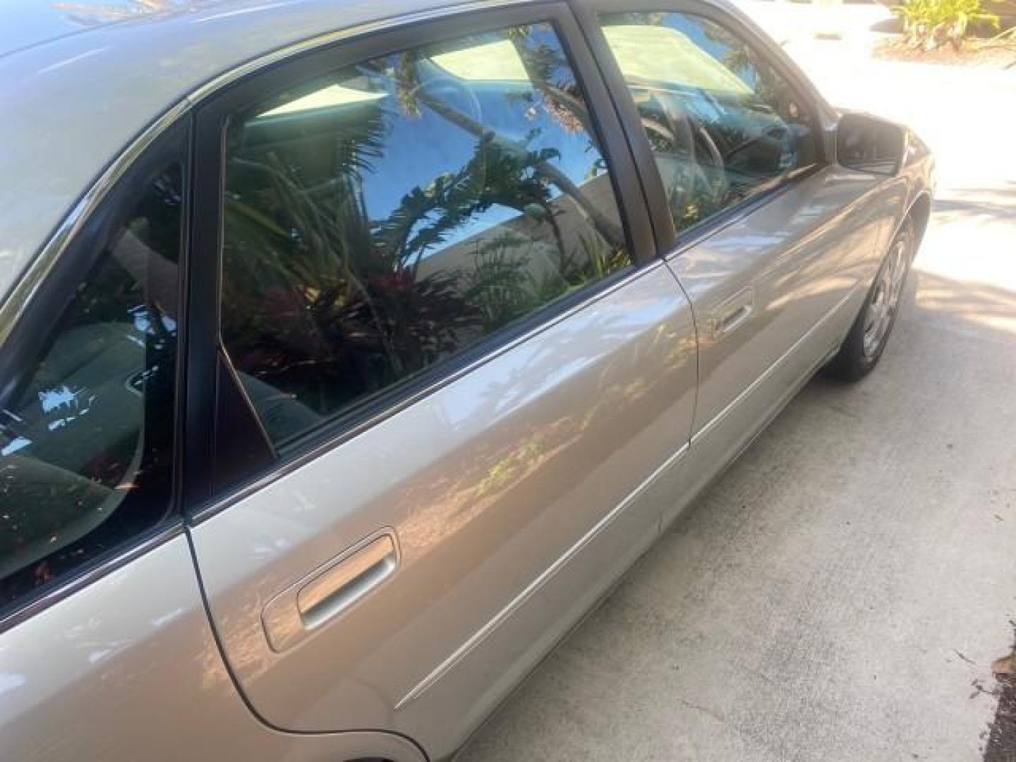 2001 Silver Spruce Metallic /Stone Toyota Avalon XLS w/Bucket Seats LOW MILES 60,208 (4T1BF28B71U) with an 3.0L 4-Cam MPFI 24-Valve V6 Aluminum Alloy Engine engine, Automatic transmission, located at 4701 North Dixie Hwy, Pompano Beach, FL, 33064, (954) 422-2889, 26.240938, -80.123474 - OUR WEBPAGE FLORIDACARS1.COM HAS OVER 100 PHOTOS AND FREE CARFAX LINK 2001 TOYOTA AVALON XL VIN: 4T1BF28B71U182293 4 T 1 B F 2 8 B 7 1 U 1 8 2 2 9 3 SEDAN 4 DR 3.0L V6 F DOHC 24V 29 MPG GASOLINE FRONT WHEEL DRIVE Top Features Alloy Wheels Cloth Seats Basic Features ABS Brakes Automatic Transmission - Photo#80