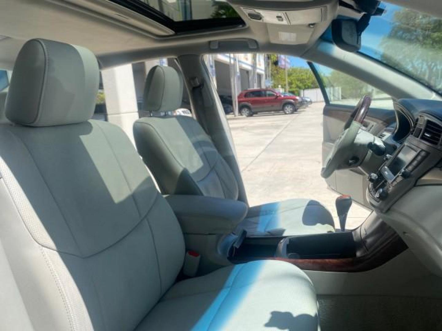 2011 Blizzard Pearl /Ivory Toyota Avalon Limited 1 OWNER FLORIDA LOW MILES 50,363 (4T1BK3DB6BU) with an 3.5L DOHC EFI 24-Valve V6 Engine engine, Automatic transmission, located at 4701 North Dixie Hwy, Pompano Beach, FL, 33064, (954) 422-2889, 26.240938, -80.123474 - OUR WEBPAGE FLORIDACARS1.COM HAS OVER 100 PHOTOS AND FREE CARFAX LINK 2011 TOYOTA AVALON LIMITED VIN: 4T1BK3DB6BU410051 4 T 1 B K 3 D B 6 B U 4 1 0 0 5 1 SEDAN 4 DR 3.5L V6 F DOHC 24V GASOLINE FRONT WHEEL DRIVE Top Features Alloy Wheels Navigation System Bluetooth Technology Parking Sensors Front Se - Photo#12