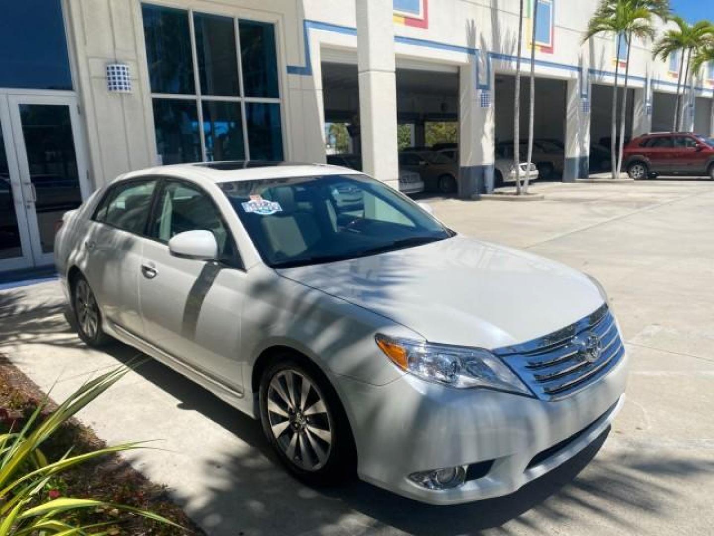 2011 Blizzard Pearl /Ivory Toyota Avalon Limited 1 OWNER FLORIDA LOW MILES 50,363 (4T1BK3DB6BU) with an 3.5L DOHC EFI 24-Valve V6 Engine engine, Automatic transmission, located at 4701 North Dixie Hwy, Pompano Beach, FL, 33064, (954) 422-2889, 26.240938, -80.123474 - OUR WEBPAGE FLORIDACARS1.COM HAS OVER 100 PHOTOS AND FREE CARFAX LINK 2011 TOYOTA AVALON LIMITED VIN: 4T1BK3DB6BU410051 4 T 1 B K 3 D B 6 B U 4 1 0 0 5 1 SEDAN 4 DR 3.5L V6 F DOHC 24V GASOLINE FRONT WHEEL DRIVE Top Features Alloy Wheels Navigation System Bluetooth Technology Parking Sensors Front Se - Photo#24