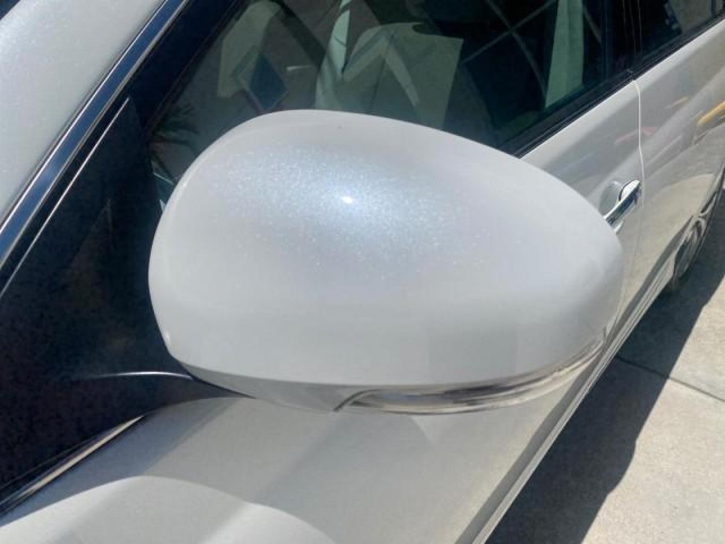 2011 Blizzard Pearl /Ivory Toyota Avalon Limited 1 OWNER FLORIDA LOW MILES 50,363 (4T1BK3DB6BU) with an 3.5L DOHC EFI 24-Valve V6 Engine engine, Automatic transmission, located at 4701 North Dixie Hwy, Pompano Beach, FL, 33064, (954) 422-2889, 26.240938, -80.123474 - OUR WEBPAGE FLORIDACARS1.COM HAS OVER 100 PHOTOS AND FREE CARFAX LINK 2011 TOYOTA AVALON LIMITED VIN: 4T1BK3DB6BU410051 4 T 1 B K 3 D B 6 B U 4 1 0 0 5 1 SEDAN 4 DR 3.5L V6 F DOHC 24V GASOLINE FRONT WHEEL DRIVE Top Features Alloy Wheels Navigation System Bluetooth Technology Parking Sensors Front Se - Photo#30