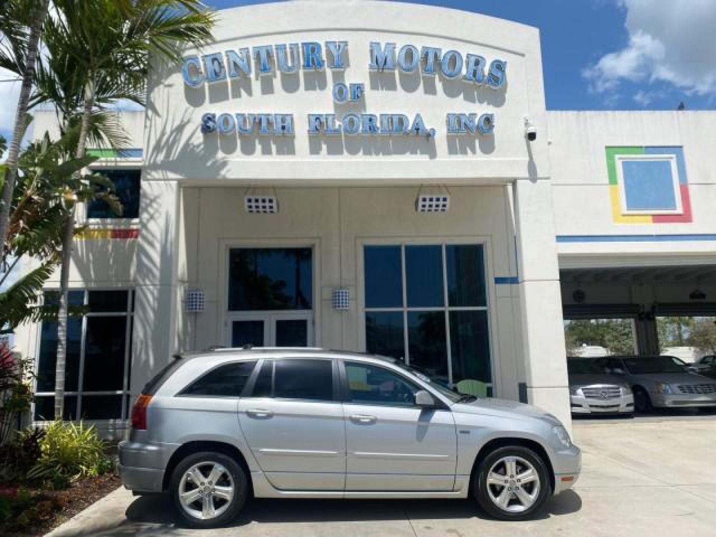 2008 Bright Silver Metallic /Pastel Slate Gray Chrysler Pacifica Touring 1 OWNER NC LOW MILES 55,531 (2A8GM68X38R) with an 4.0L SOHC V6 Engine engine, Automatic transmission, located at 4701 North Dixie Hwy, Pompano Beach, FL, 33064, (954) 422-2889, 26.240938, -80.123474 - OUR WEBPAGE FLORIDACARS1.COM HAS OVER 100 PHOTOS AND FREE CARFAX LINK 2008 CHRYSLER PACIFICA TOURING SIGNATURE SERIES $ 32,895 NEW! VIN: 2A8GM68X38R629737 2 A 8 G M 6 8 X 3 8 R 6 2 9 7 3 7 4 DOOR WAGON/SPORT UTILITY 4.0L V6 F SOHC 24V GASOLINE FRONT WHEEL DRIVE [29W] 29W TOURING SIGNATURE SERIES CUS - Photo#0