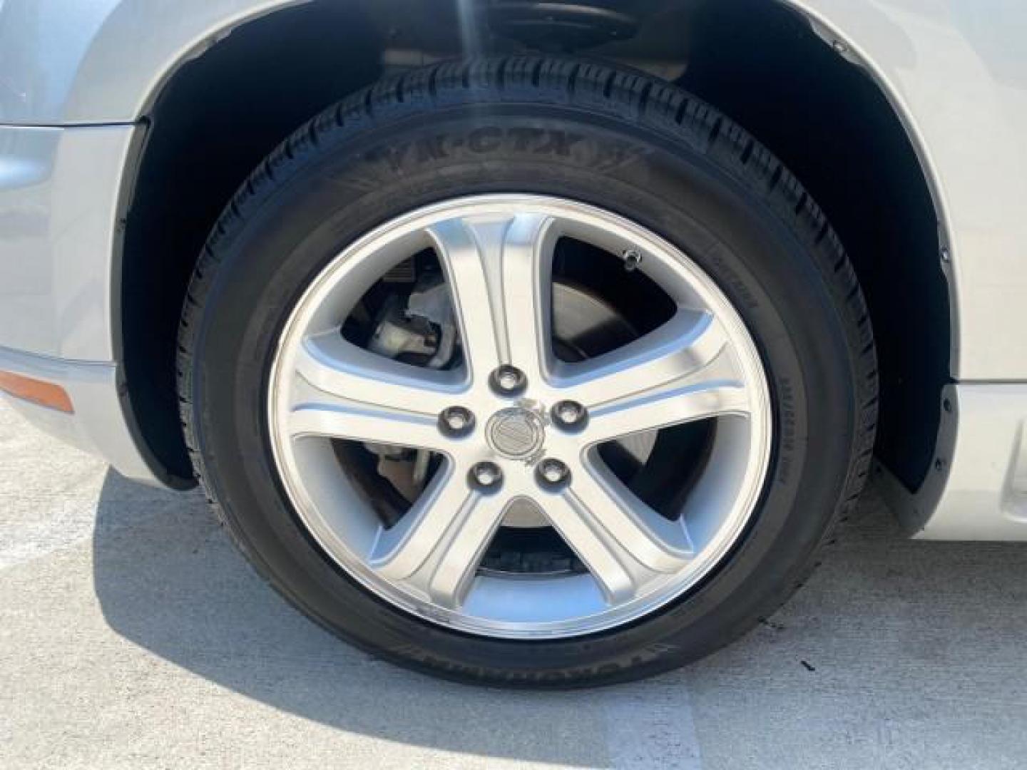 2008 Bright Silver Metallic /Pastel Slate Gray Chrysler Pacifica Touring 1 OWNER NC LOW MILES 55,531 (2A8GM68X38R) with an 4.0L SOHC V6 Engine engine, Automatic transmission, located at 4701 North Dixie Hwy, Pompano Beach, FL, 33064, (954) 422-2889, 26.240938, -80.123474 - OUR WEBPAGE FLORIDACARS1.COM HAS OVER 100 PHOTOS AND FREE CARFAX LINK 2008 CHRYSLER PACIFICA TOURING SIGNATURE SERIES $ 32,895 NEW! VIN: 2A8GM68X38R629737 2 A 8 G M 6 8 X 3 8 R 6 2 9 7 3 7 4 DOOR WAGON/SPORT UTILITY 4.0L V6 F SOHC 24V GASOLINE FRONT WHEEL DRIVE [29W] 29W TOURING SIGNATURE SERIES CUS - Photo#19