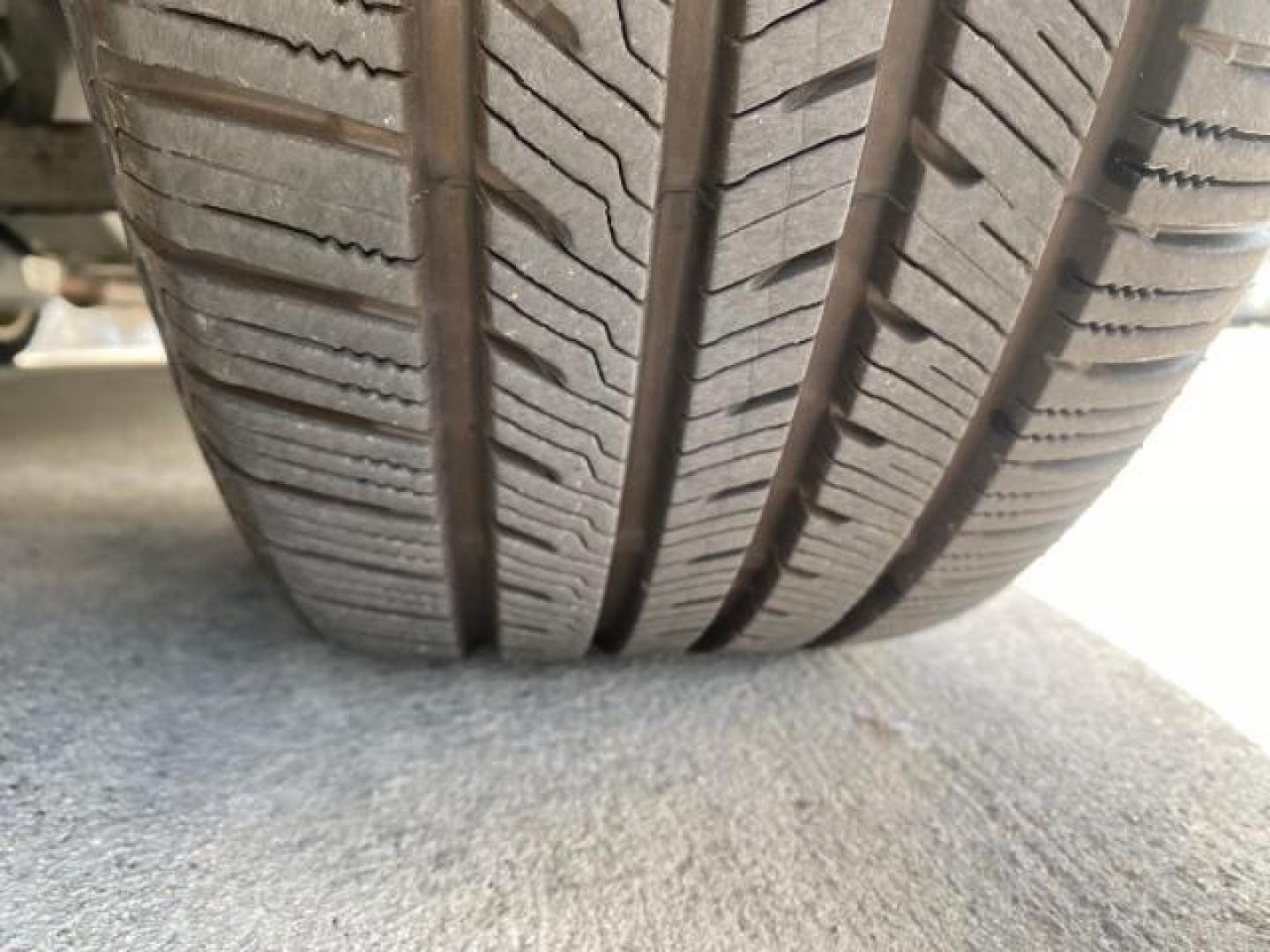 2008 Bright Silver Metallic /Pastel Slate Gray Chrysler Pacifica Touring 1 OWNER NC LOW MILES 55,531 (2A8GM68X38R) with an 4.0L SOHC V6 Engine engine, Automatic transmission, located at 4701 North Dixie Hwy, Pompano Beach, FL, 33064, (954) 422-2889, 26.240938, -80.123474 - OUR WEBPAGE FLORIDACARS1.COM HAS OVER 100 PHOTOS AND FREE CARFAX LINK 2008 CHRYSLER PACIFICA TOURING SIGNATURE SERIES $ 32,895 NEW! VIN: 2A8GM68X38R629737 2 A 8 G M 6 8 X 3 8 R 6 2 9 7 3 7 4 DOOR WAGON/SPORT UTILITY 4.0L V6 F SOHC 24V GASOLINE FRONT WHEEL DRIVE [29W] 29W TOURING SIGNATURE SERIES CUS - Photo#20