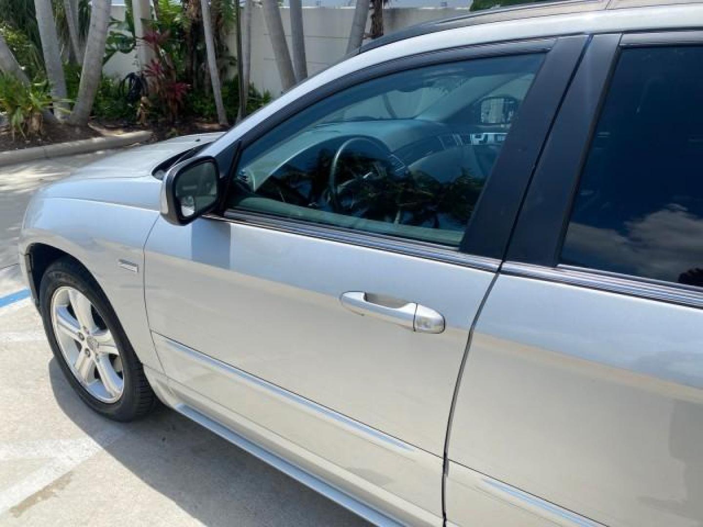 2008 Bright Silver Metallic /Pastel Slate Gray Chrysler Pacifica Touring 1 OWNER NC LOW MILES 55,531 (2A8GM68X38R) with an 4.0L SOHC V6 Engine engine, Automatic transmission, located at 4701 North Dixie Hwy, Pompano Beach, FL, 33064, (954) 422-2889, 26.240938, -80.123474 - OUR WEBPAGE FLORIDACARS1.COM HAS OVER 100 PHOTOS AND FREE CARFAX LINK 2008 CHRYSLER PACIFICA TOURING SIGNATURE SERIES $ 32,895 NEW! VIN: 2A8GM68X38R629737 2 A 8 G M 6 8 X 3 8 R 6 2 9 7 3 7 4 DOOR WAGON/SPORT UTILITY 4.0L V6 F SOHC 24V GASOLINE FRONT WHEEL DRIVE [29W] 29W TOURING SIGNATURE SERIES CUS - Photo#26
