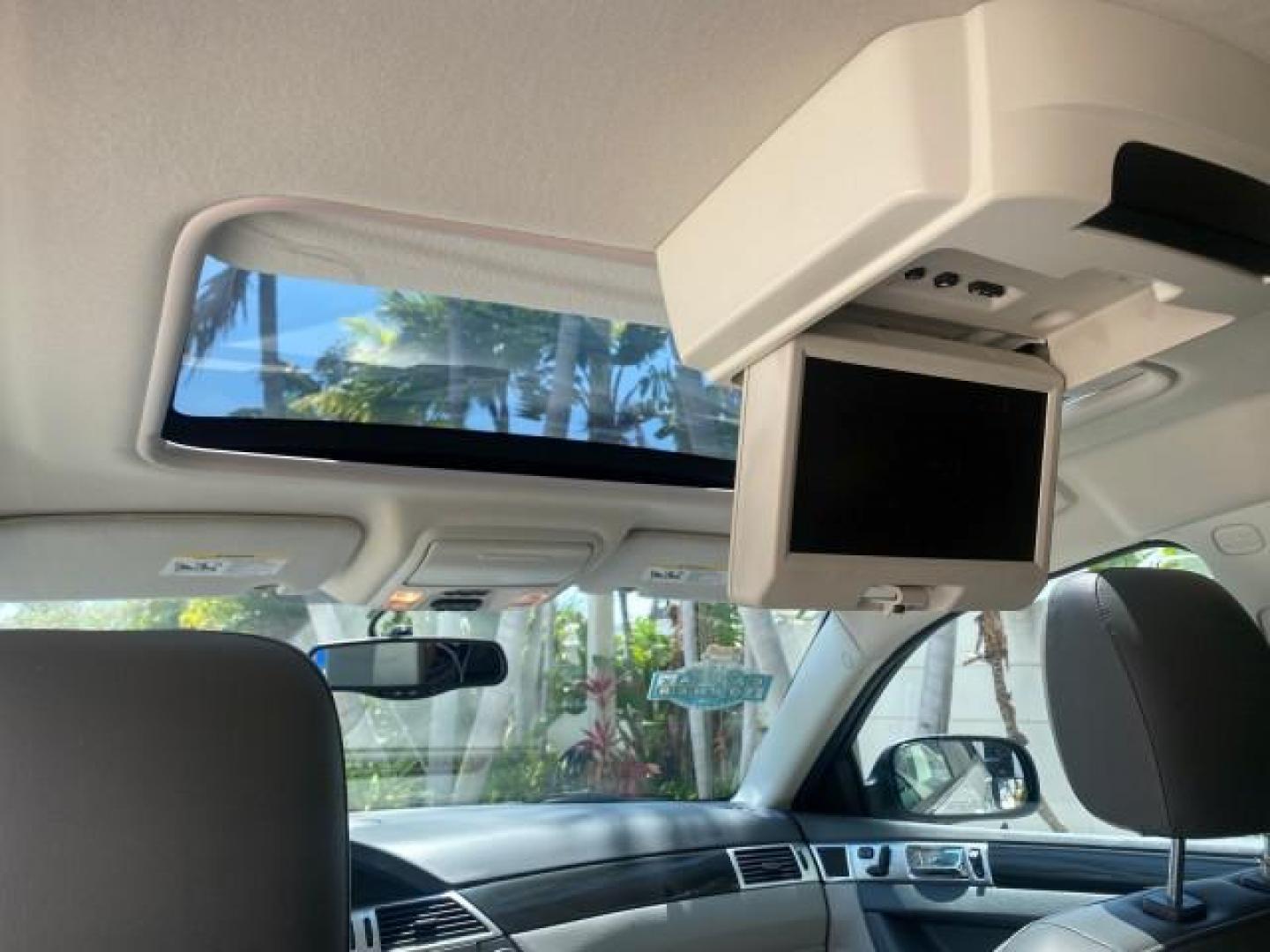 2008 Bright Silver Metallic /Pastel Slate Gray Chrysler Pacifica Touring 1 OWNER NC LOW MILES 55,531 (2A8GM68X38R) with an 4.0L SOHC V6 Engine engine, Automatic transmission, located at 4701 North Dixie Hwy, Pompano Beach, FL, 33064, (954) 422-2889, 26.240938, -80.123474 - OUR WEBPAGE FLORIDACARS1.COM HAS OVER 100 PHOTOS AND FREE CARFAX LINK 2008 CHRYSLER PACIFICA TOURING SIGNATURE SERIES $ 32,895 NEW! VIN: 2A8GM68X38R629737 2 A 8 G M 6 8 X 3 8 R 6 2 9 7 3 7 4 DOOR WAGON/SPORT UTILITY 4.0L V6 F SOHC 24V GASOLINE FRONT WHEEL DRIVE [29W] 29W TOURING SIGNATURE SERIES CUS - Photo#71