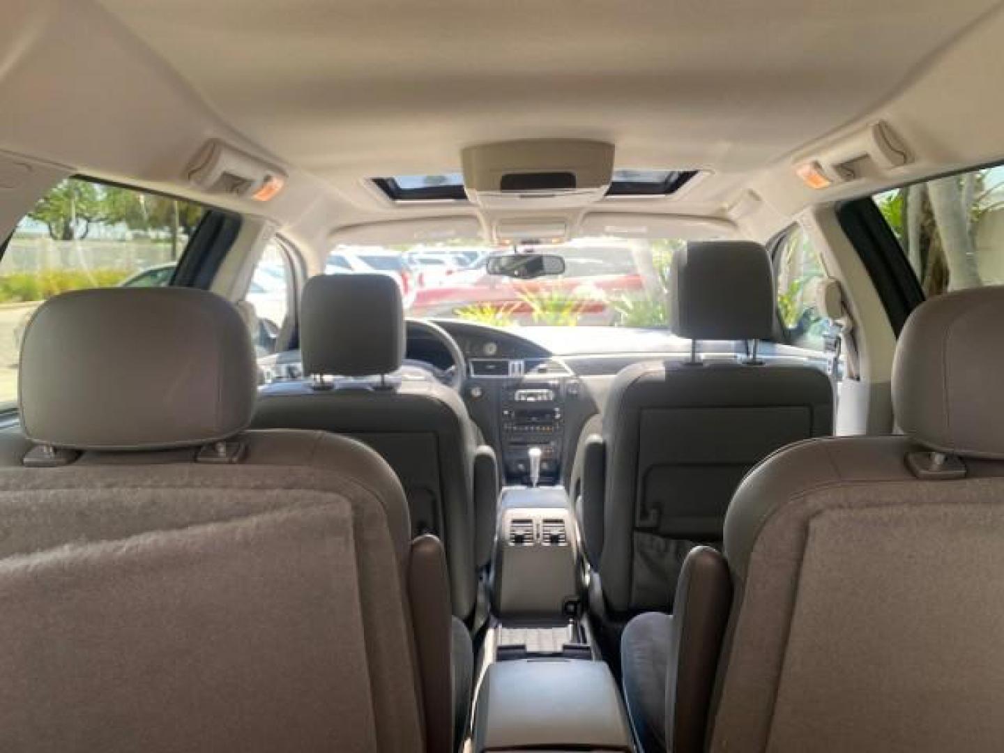 2008 Bright Silver Metallic /Pastel Slate Gray Chrysler Pacifica Touring 1 OWNER NC LOW MILES 55,531 (2A8GM68X38R) with an 4.0L SOHC V6 Engine engine, Automatic transmission, located at 4701 North Dixie Hwy, Pompano Beach, FL, 33064, (954) 422-2889, 26.240938, -80.123474 - OUR WEBPAGE FLORIDACARS1.COM HAS OVER 100 PHOTOS AND FREE CARFAX LINK 2008 CHRYSLER PACIFICA TOURING SIGNATURE SERIES $ 32,895 NEW! VIN: 2A8GM68X38R629737 2 A 8 G M 6 8 X 3 8 R 6 2 9 7 3 7 4 DOOR WAGON/SPORT UTILITY 4.0L V6 F SOHC 24V GASOLINE FRONT WHEEL DRIVE [29W] 29W TOURING SIGNATURE SERIES CUS - Photo#90
