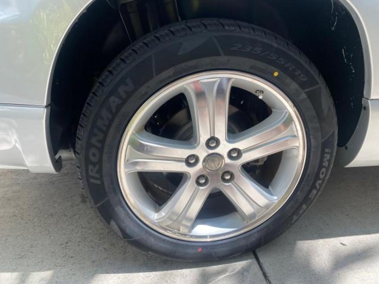 2008 Bright Silver Metallic /Pastel Slate Gray Chrysler Pacifica Touring 1 OWNER NC LOW MILES 55,531 (2A8GM68X38R) with an 4.0L SOHC V6 Engine engine, Automatic transmission, located at 4701 North Dixie Hwy, Pompano Beach, FL, 33064, (954) 422-2889, 26.240938, -80.123474 - OUR WEBPAGE FLORIDACARS1.COM HAS OVER 100 PHOTOS AND FREE CARFAX LINK 2008 CHRYSLER PACIFICA TOURING SIGNATURE SERIES $ 32,895 NEW! VIN: 2A8GM68X38R629737 2 A 8 G M 6 8 X 3 8 R 6 2 9 7 3 7 4 DOOR WAGON/SPORT UTILITY 4.0L V6 F SOHC 24V GASOLINE FRONT WHEEL DRIVE [29W] 29W TOURING SIGNATURE SERIES CUS - Photo#93