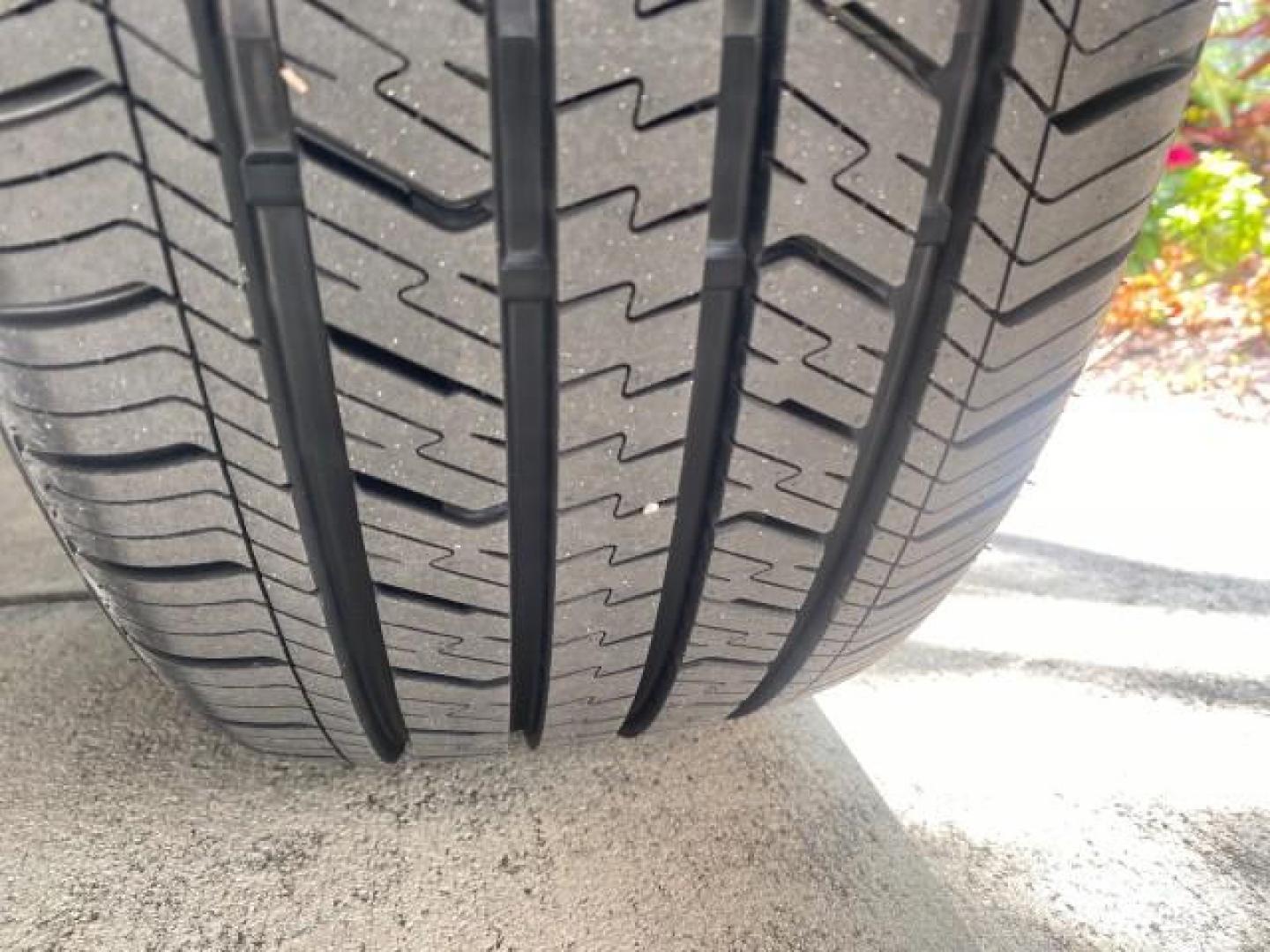 2008 Bright Silver Metallic /Pastel Slate Gray Chrysler Pacifica Touring 1 OWNER NC LOW MILES 55,531 (2A8GM68X38R) with an 4.0L SOHC V6 Engine engine, Automatic transmission, located at 4701 North Dixie Hwy, Pompano Beach, FL, 33064, (954) 422-2889, 26.240938, -80.123474 - OUR WEBPAGE FLORIDACARS1.COM HAS OVER 100 PHOTOS AND FREE CARFAX LINK 2008 CHRYSLER PACIFICA TOURING SIGNATURE SERIES $ 32,895 NEW! VIN: 2A8GM68X38R629737 2 A 8 G M 6 8 X 3 8 R 6 2 9 7 3 7 4 DOOR WAGON/SPORT UTILITY 4.0L V6 F SOHC 24V GASOLINE FRONT WHEEL DRIVE [29W] 29W TOURING SIGNATURE SERIES CUS - Photo#94