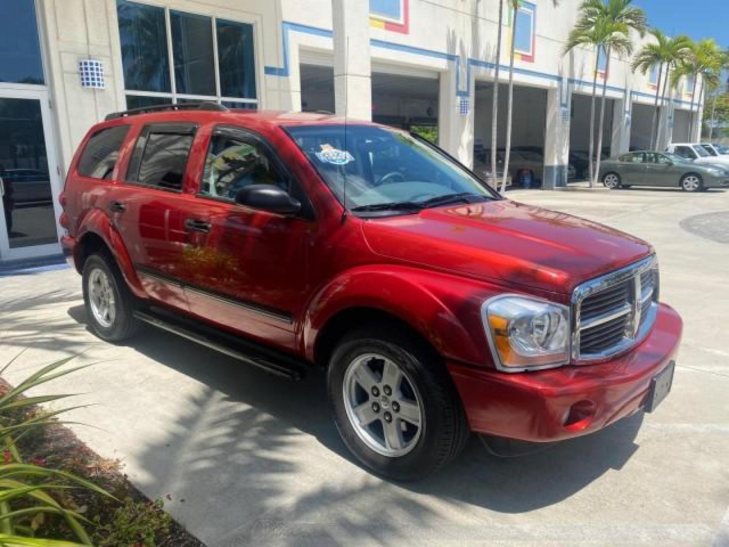 2006 Flame Red /Med Slate Gray Dodge Durango 3RD ROW SLT LOW MILES 34,957 (1D4HD48N06F) with an 4.7L V8 Magnum Engine engine, Automatic transmission, located at 4701 North Dixie Hwy, Pompano Beach, FL, 33064, (954) 422-2889, 26.240938, -80.123474 - OUR WEBPAGE FLORIDACARS1.COM HAS OVER 100 PHOTOS AND FREE CARFAX LINK 2006 DODGE DURANGO SLT 50 SERVICE RECORDS FULLY MAINTANED VIN: 1D4HD48N06F182662 1 D 4 H D 4 8 N 0 6 F 1 8 2 6 6 2 4 DOOR WAGON/SPORT UTILITY 4.7L V8 F OHV GASOLINE REAR WHEEL DRIVE Top Features Alloy Wheels Rear Entertainment Sys - Photo#24