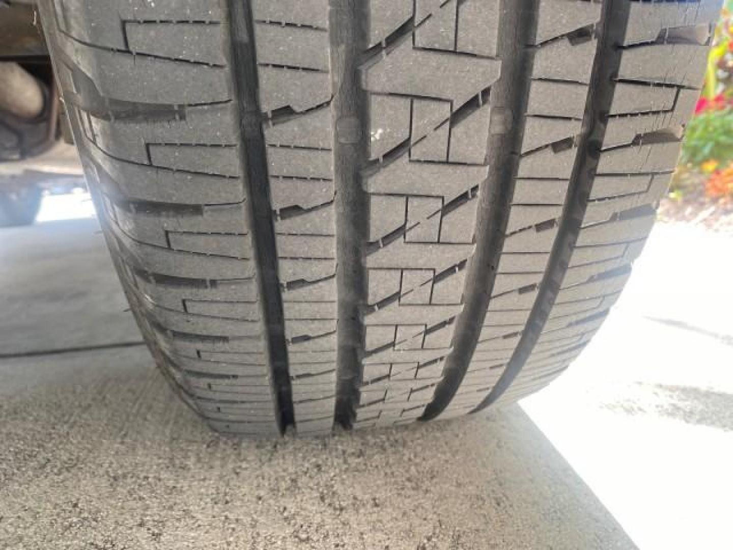 2006 Flame Red /Med Slate Gray Dodge Durango 3RD ROW SLT LOW MILES 34,957 (1D4HD48N06F) with an 4.7L V8 Magnum Engine engine, Automatic transmission, located at 4701 North Dixie Hwy, Pompano Beach, FL, 33064, (954) 422-2889, 26.240938, -80.123474 - OUR WEBPAGE FLORIDACARS1.COM HAS OVER 100 PHOTOS AND FREE CARFAX LINK 2006 DODGE DURANGO SLT 50 SERVICE RECORDS FULLY MAINTANED VIN: 1D4HD48N06F182662 1 D 4 H D 4 8 N 0 6 F 1 8 2 6 6 2 4 DOOR WAGON/SPORT UTILITY 4.7L V8 F OHV GASOLINE REAR WHEEL DRIVE Top Features Alloy Wheels Rear Entertainment Sys - Photo#88