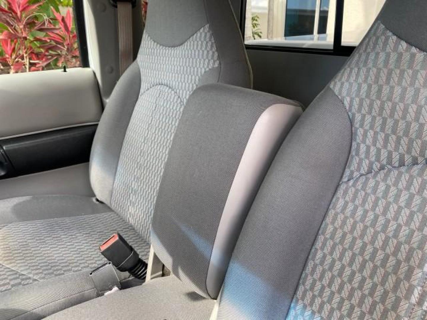 2002 Platinum Frost Metallic /Medium Graphite Mazda B-Series 3000 4WD Truck SE 1 OWNER (4F4ZR17U82T) with an 3.0L MFI V6 Engine engine, Automatic transmission, located at 4701 North Dixie Hwy, Pompano Beach, FL, 33064, (954) 422-2889, 26.240938, -80.123474 - OUR WEBPAGE FLORIDACARS1.COM HAS OVER 100 PHOTOS AND FREE CARFAX LINK 2002 MAZDA B-SERIES B3000 VIN: 4F4ZR17U82TM14728 4 F 4 Z R 1 7 U 8 2 T M 1 4 7 2 8 CLUB CAB PICKUP 3.0L V6 F GASOLINE REAR WHEEL DRIVE W/ 4X4 Top Features 4WD/AWD Cloth Seats Alloy Wheels Running Boards Bed Cover Tow Hitch Bed Lin - Photo#60
