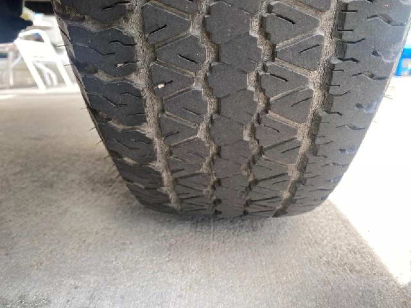 2002 Platinum Frost Metallic /Medium Graphite Mazda B-Series 3000 4WD Truck SE 1 OWNER (4F4ZR17U82T) with an 3.0L MFI V6 Engine engine, Automatic transmission, located at 4701 North Dixie Hwy, Pompano Beach, FL, 33064, (954) 422-2889, 26.240938, -80.123474 - OUR WEBPAGE FLORIDACARS1.COM HAS OVER 100 PHOTOS AND FREE CARFAX LINK 2002 MAZDA B-SERIES B3000 VIN: 4F4ZR17U82TM14728 4 F 4 Z R 1 7 U 8 2 T M 1 4 7 2 8 CLUB CAB PICKUP 3.0L V6 F GASOLINE REAR WHEEL DRIVE W/ 4X4 Top Features 4WD/AWD Cloth Seats Alloy Wheels Running Boards Bed Cover Tow Hitch Bed Lin - Photo#66