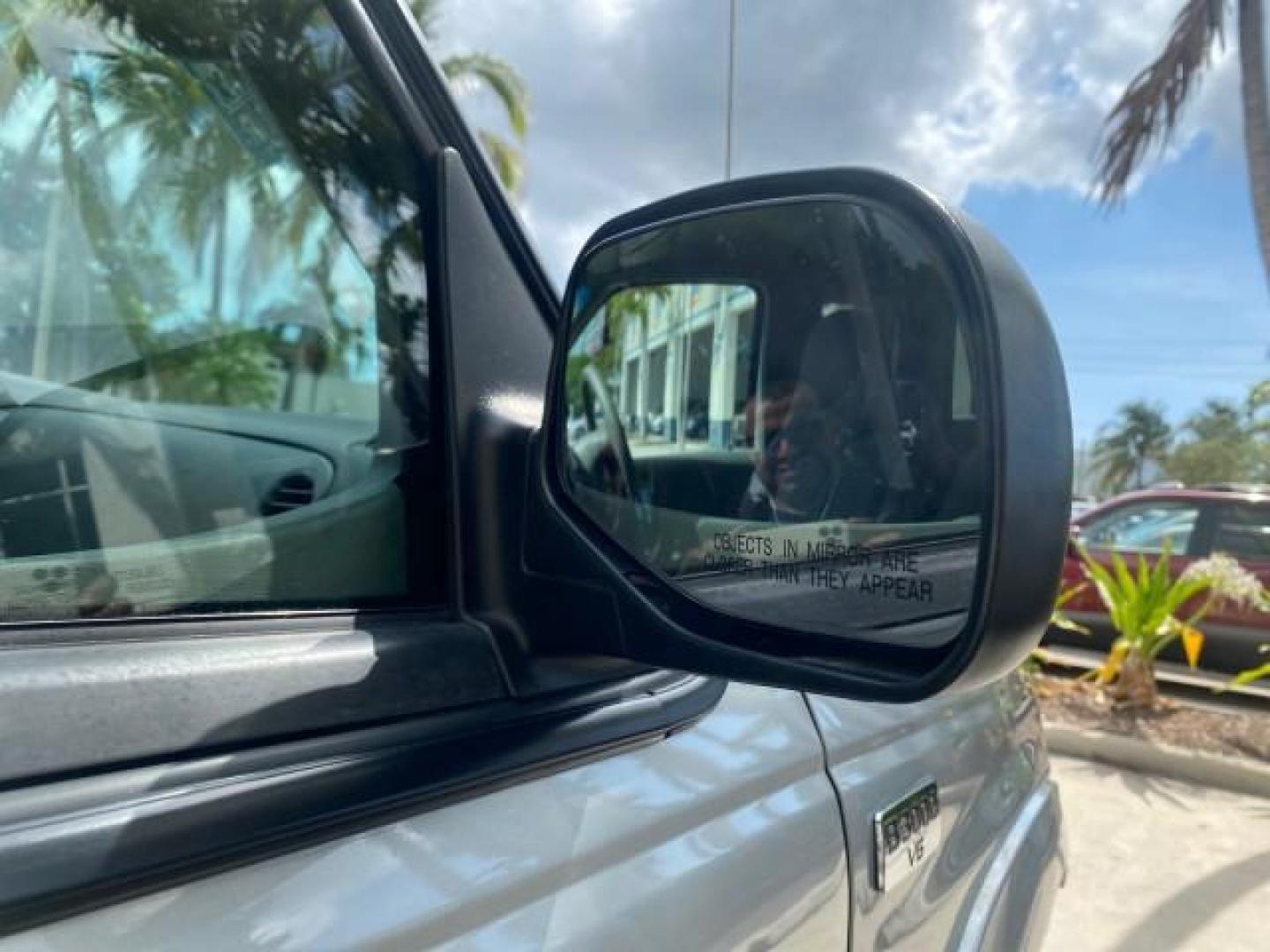 2002 Platinum Frost Metallic /Medium Graphite Mazda B-Series 3000 4WD Truck SE 1 OWNER (4F4ZR17U82T) with an 3.0L MFI V6 Engine engine, Automatic transmission, located at 4701 North Dixie Hwy, Pompano Beach, FL, 33064, (954) 422-2889, 26.240938, -80.123474 - OUR WEBPAGE FLORIDACARS1.COM HAS OVER 100 PHOTOS AND FREE CARFAX LINK 2002 MAZDA B-SERIES B3000 VIN: 4F4ZR17U82TM14728 4 F 4 Z R 1 7 U 8 2 T M 1 4 7 2 8 CLUB CAB PICKUP 3.0L V6 F GASOLINE REAR WHEEL DRIVE W/ 4X4 Top Features 4WD/AWD Cloth Seats Alloy Wheels Running Boards Bed Cover Tow Hitch Bed Lin - Photo#89