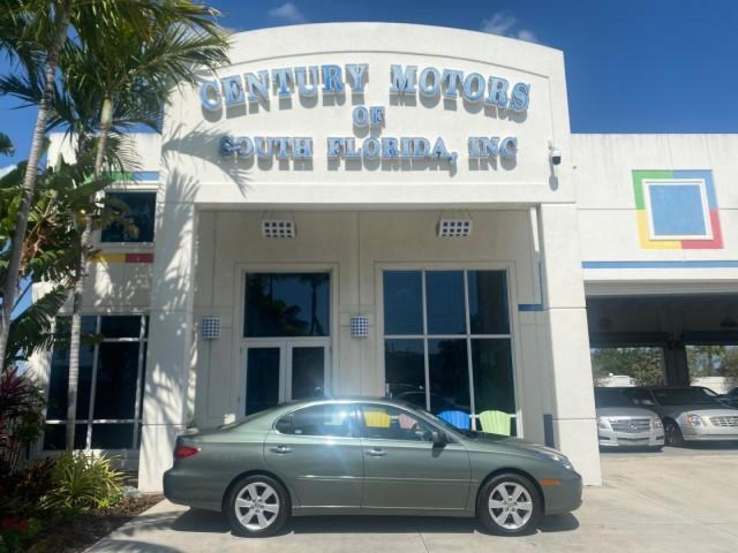 2005 Oasis Green Pearl /Ash Lexus ES 330 1 OWNER LOW MILES 62,870 (JTHBA30GX55) with an 3.3L DOHC EFI 24-Valve V6 Engine engine, Automatic transmission, located at 4701 North Dixie Hwy, Pompano Beach, FL, 33064, (954) 422-2889, 26.240938, -80.123474 - OUR WEBPAGE FLORIDACARS1.COM HAS OVER 100 PHOTOS AND FREE CARFAX LINK 2005 LEXUS ES 330 SUNROOF LOADED NON SMOKERS VIN: JTHBA30GX55134432 J T H B A 3 0 G X 5 5 1 3 4 4 3 2 SEDAN 4 DR 3.3L V6 F 24V GASOLINE 29 MPG FRONT WHEEL DRIVE Top Features A/C Seat(s) Mark Levinson Sound Alloy Wheels Memory Seat - Photo#0