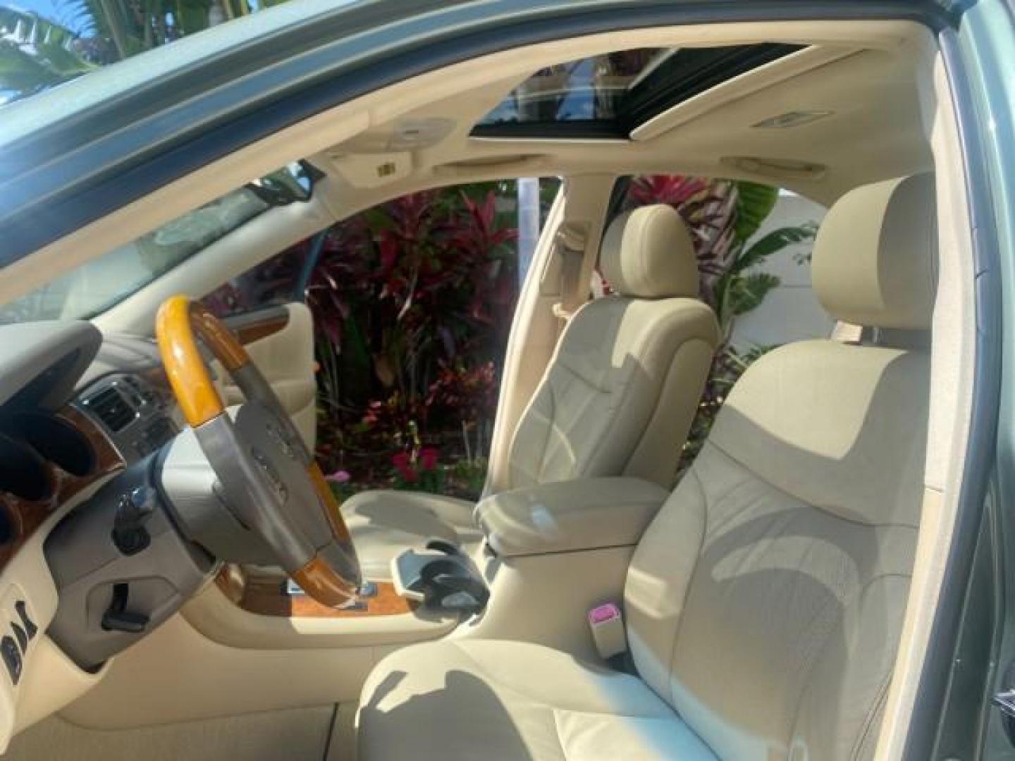 2005 Oasis Green Pearl /Ash Lexus ES 330 1 OWNER LOW MILES 62,870 (JTHBA30GX55) with an 3.3L DOHC EFI 24-Valve V6 Engine engine, Automatic transmission, located at 4701 North Dixie Hwy, Pompano Beach, FL, 33064, (954) 422-2889, 26.240938, -80.123474 - OUR WEBPAGE FLORIDACARS1.COM HAS OVER 100 PHOTOS AND FREE CARFAX LINK 2005 LEXUS ES 330 SUNROOF LOADED NON SMOKERS VIN: JTHBA30GX55134432 J T H B A 3 0 G X 5 5 1 3 4 4 3 2 SEDAN 4 DR 3.3L V6 F 24V GASOLINE 29 MPG FRONT WHEEL DRIVE Top Features A/C Seat(s) Mark Levinson Sound Alloy Wheels Memory Seat - Photo#10