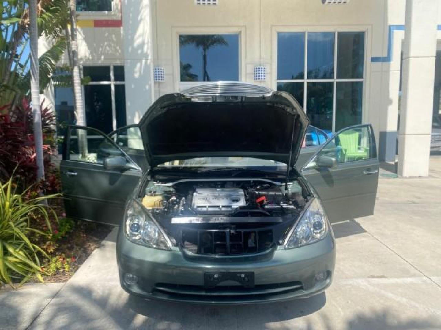 2005 Oasis Green Pearl /Ash Lexus ES 330 1 OWNER LOW MILES 62,870 (JTHBA30GX55) with an 3.3L DOHC EFI 24-Valve V6 Engine engine, Automatic transmission, located at 4701 North Dixie Hwy, Pompano Beach, FL, 33064, (954) 422-2889, 26.240938, -80.123474 - OUR WEBPAGE FLORIDACARS1.COM HAS OVER 100 PHOTOS AND FREE CARFAX LINK 2005 LEXUS ES 330 SUNROOF LOADED NON SMOKERS VIN: JTHBA30GX55134432 J T H B A 3 0 G X 5 5 1 3 4 4 3 2 SEDAN 4 DR 3.3L V6 F 24V GASOLINE 29 MPG FRONT WHEEL DRIVE Top Features A/C Seat(s) Mark Levinson Sound Alloy Wheels Memory Seat - Photo#16