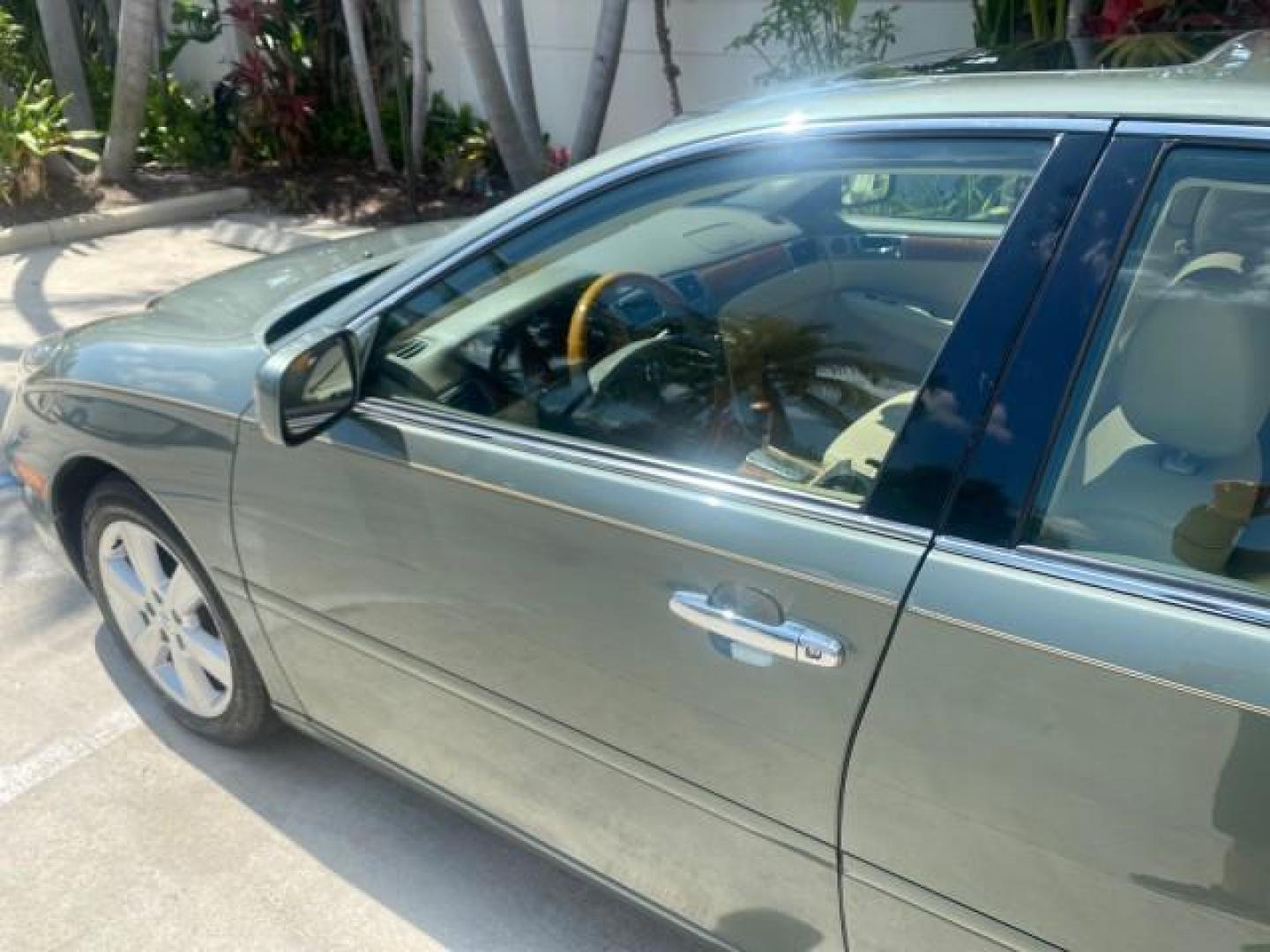 2005 Oasis Green Pearl /Ash Lexus ES 330 1 OWNER LOW MILES 62,870 (JTHBA30GX55) with an 3.3L DOHC EFI 24-Valve V6 Engine engine, Automatic transmission, located at 4701 North Dixie Hwy, Pompano Beach, FL, 33064, (954) 422-2889, 26.240938, -80.123474 - OUR WEBPAGE FLORIDACARS1.COM HAS OVER 100 PHOTOS AND FREE CARFAX LINK 2005 LEXUS ES 330 SUNROOF LOADED NON SMOKERS VIN: JTHBA30GX55134432 J T H B A 3 0 G X 5 5 1 3 4 4 3 2 SEDAN 4 DR 3.3L V6 F 24V GASOLINE 29 MPG FRONT WHEEL DRIVE Top Features A/C Seat(s) Mark Levinson Sound Alloy Wheels Memory Seat - Photo#27