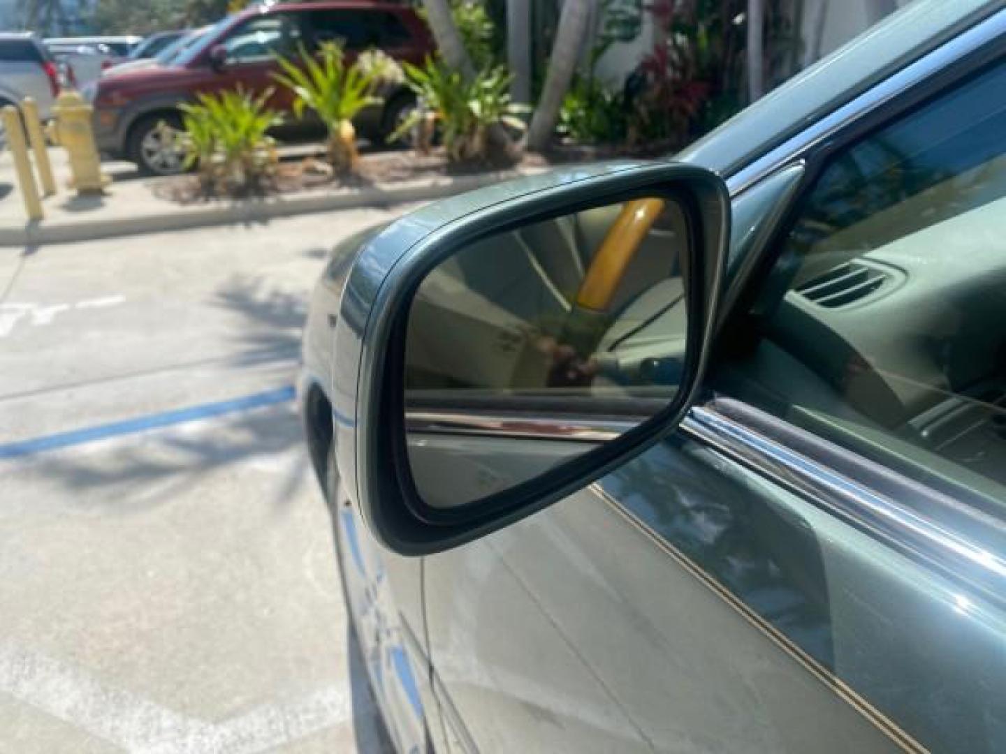 2005 Oasis Green Pearl /Ash Lexus ES 330 1 OWNER LOW MILES 62,870 (JTHBA30GX55) with an 3.3L DOHC EFI 24-Valve V6 Engine engine, Automatic transmission, located at 4701 North Dixie Hwy, Pompano Beach, FL, 33064, (954) 422-2889, 26.240938, -80.123474 - OUR WEBPAGE FLORIDACARS1.COM HAS OVER 100 PHOTOS AND FREE CARFAX LINK 2005 LEXUS ES 330 SUNROOF LOADED NON SMOKERS VIN: JTHBA30GX55134432 J T H B A 3 0 G X 5 5 1 3 4 4 3 2 SEDAN 4 DR 3.3L V6 F 24V GASOLINE 29 MPG FRONT WHEEL DRIVE Top Features A/C Seat(s) Mark Levinson Sound Alloy Wheels Memory Seat - Photo#29
