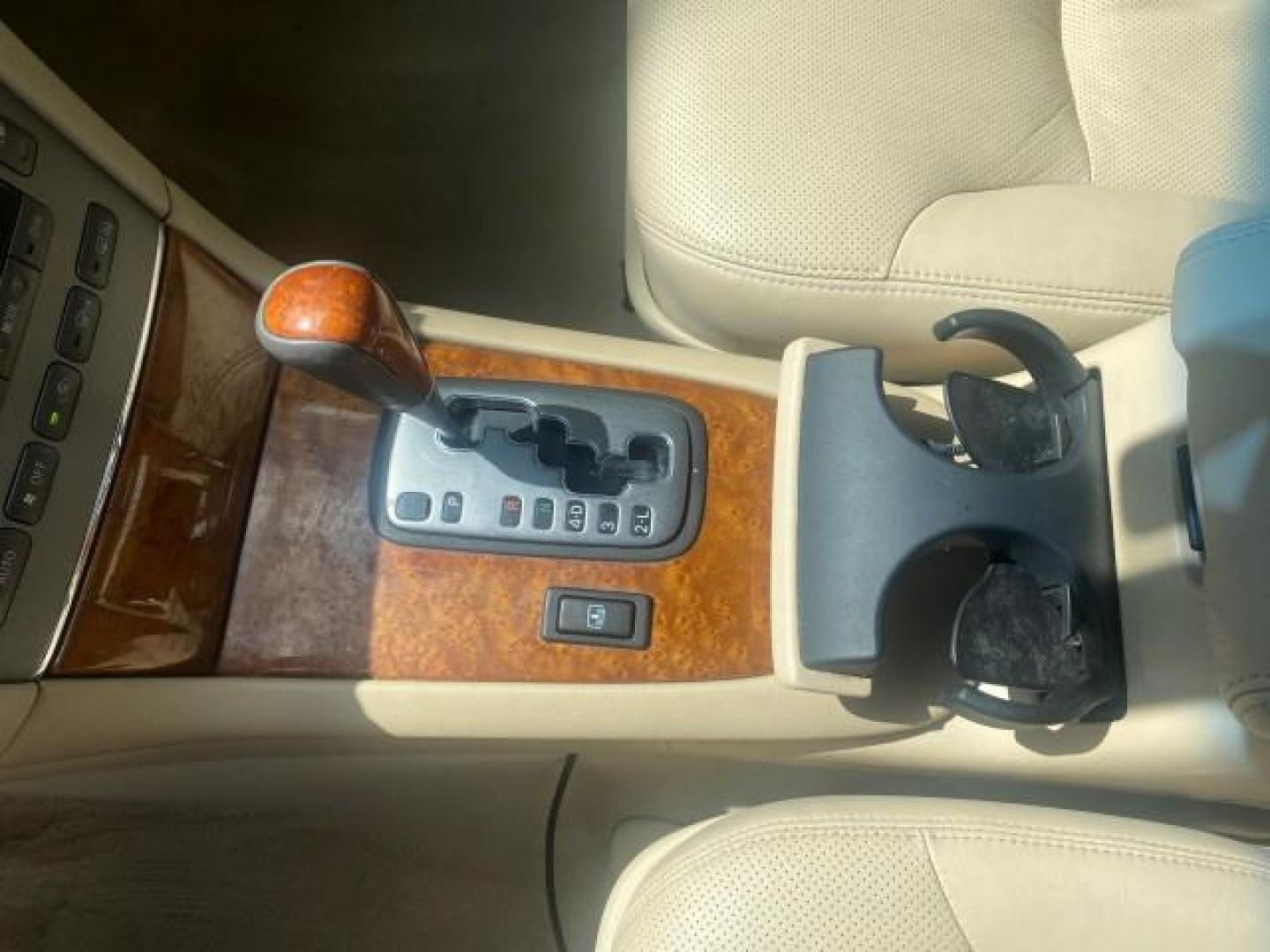2005 Oasis Green Pearl /Ash Lexus ES 330 1 OWNER LOW MILES 62,870 (JTHBA30GX55) with an 3.3L DOHC EFI 24-Valve V6 Engine engine, Automatic transmission, located at 4701 North Dixie Hwy, Pompano Beach, FL, 33064, (954) 422-2889, 26.240938, -80.123474 - OUR WEBPAGE FLORIDACARS1.COM HAS OVER 100 PHOTOS AND FREE CARFAX LINK 2005 LEXUS ES 330 SUNROOF LOADED NON SMOKERS VIN: JTHBA30GX55134432 J T H B A 3 0 G X 5 5 1 3 4 4 3 2 SEDAN 4 DR 3.3L V6 F 24V GASOLINE 29 MPG FRONT WHEEL DRIVE Top Features A/C Seat(s) Mark Levinson Sound Alloy Wheels Memory Seat - Photo#52