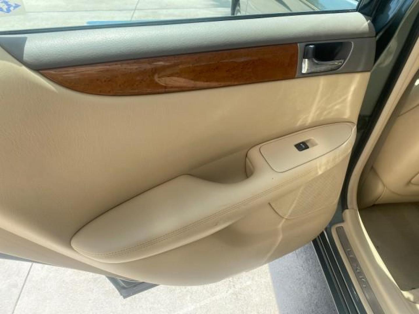 2005 Oasis Green Pearl /Ash Lexus ES 330 1 OWNER LOW MILES 62,870 (JTHBA30GX55) with an 3.3L DOHC EFI 24-Valve V6 Engine engine, Automatic transmission, located at 4701 North Dixie Hwy, Pompano Beach, FL, 33064, (954) 422-2889, 26.240938, -80.123474 - OUR WEBPAGE FLORIDACARS1.COM HAS OVER 100 PHOTOS AND FREE CARFAX LINK 2005 LEXUS ES 330 SUNROOF LOADED NON SMOKERS VIN: JTHBA30GX55134432 J T H B A 3 0 G X 5 5 1 3 4 4 3 2 SEDAN 4 DR 3.3L V6 F 24V GASOLINE 29 MPG FRONT WHEEL DRIVE Top Features A/C Seat(s) Mark Levinson Sound Alloy Wheels Memory Seat - Photo#66