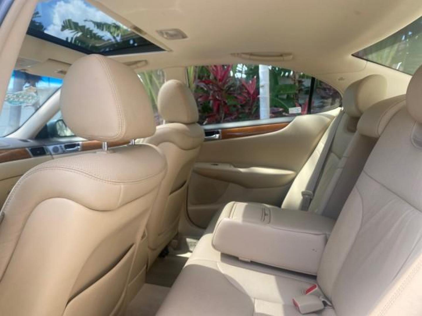 2005 Oasis Green Pearl /Ash Lexus ES 330 1 OWNER LOW MILES 62,870 (JTHBA30GX55) with an 3.3L DOHC EFI 24-Valve V6 Engine engine, Automatic transmission, located at 4701 North Dixie Hwy, Pompano Beach, FL, 33064, (954) 422-2889, 26.240938, -80.123474 - OUR WEBPAGE FLORIDACARS1.COM HAS OVER 100 PHOTOS AND FREE CARFAX LINK 2005 LEXUS ES 330 SUNROOF LOADED NON SMOKERS VIN: JTHBA30GX55134432 J T H B A 3 0 G X 5 5 1 3 4 4 3 2 SEDAN 4 DR 3.3L V6 F 24V GASOLINE 29 MPG FRONT WHEEL DRIVE Top Features A/C Seat(s) Mark Levinson Sound Alloy Wheels Memory Seat - Photo#68