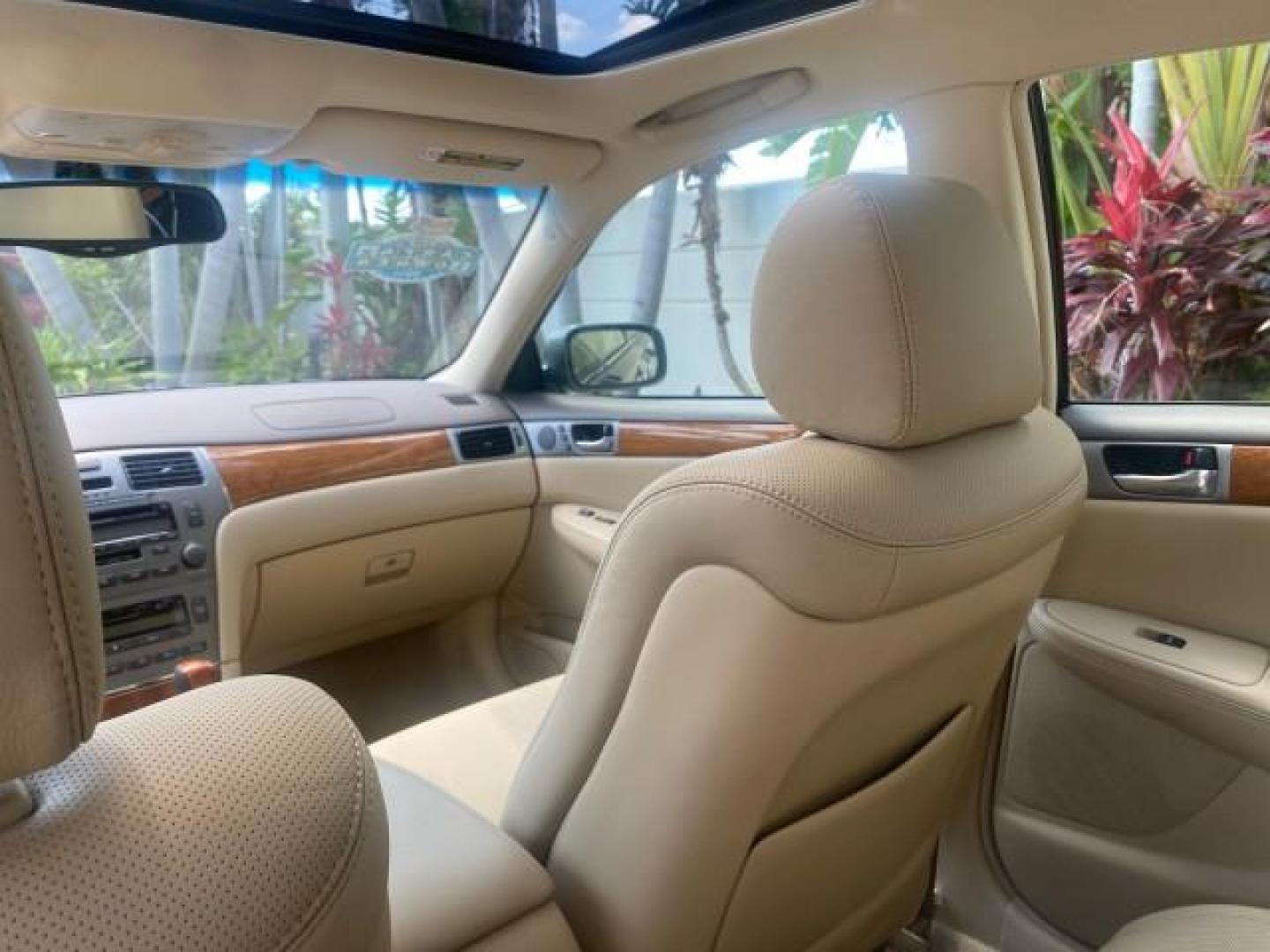 2005 Oasis Green Pearl /Ash Lexus ES 330 1 OWNER LOW MILES 62,870 (JTHBA30GX55) with an 3.3L DOHC EFI 24-Valve V6 Engine engine, Automatic transmission, located at 4701 North Dixie Hwy, Pompano Beach, FL, 33064, (954) 422-2889, 26.240938, -80.123474 - OUR WEBPAGE FLORIDACARS1.COM HAS OVER 100 PHOTOS AND FREE CARFAX LINK 2005 LEXUS ES 330 SUNROOF LOADED NON SMOKERS VIN: JTHBA30GX55134432 J T H B A 3 0 G X 5 5 1 3 4 4 3 2 SEDAN 4 DR 3.3L V6 F 24V GASOLINE 29 MPG FRONT WHEEL DRIVE Top Features A/C Seat(s) Mark Levinson Sound Alloy Wheels Memory Seat - Photo#74