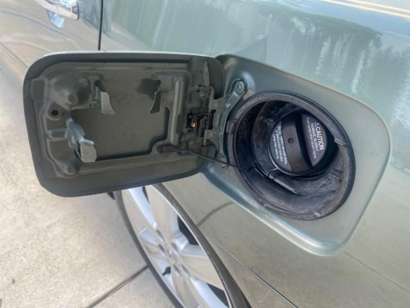 2005 Oasis Green Pearl /Ash Lexus ES 330 1 OWNER LOW MILES 62,870 (JTHBA30GX55) with an 3.3L DOHC EFI 24-Valve V6 Engine engine, Automatic transmission, located at 4701 North Dixie Hwy, Pompano Beach, FL, 33064, (954) 422-2889, 26.240938, -80.123474 - OUR WEBPAGE FLORIDACARS1.COM HAS OVER 100 PHOTOS AND FREE CARFAX LINK 2005 LEXUS ES 330 SUNROOF LOADED NON SMOKERS VIN: JTHBA30GX55134432 J T H B A 3 0 G X 5 5 1 3 4 4 3 2 SEDAN 4 DR 3.3L V6 F 24V GASOLINE 29 MPG FRONT WHEEL DRIVE Top Features A/C Seat(s) Mark Levinson Sound Alloy Wheels Memory Seat - Photo#78