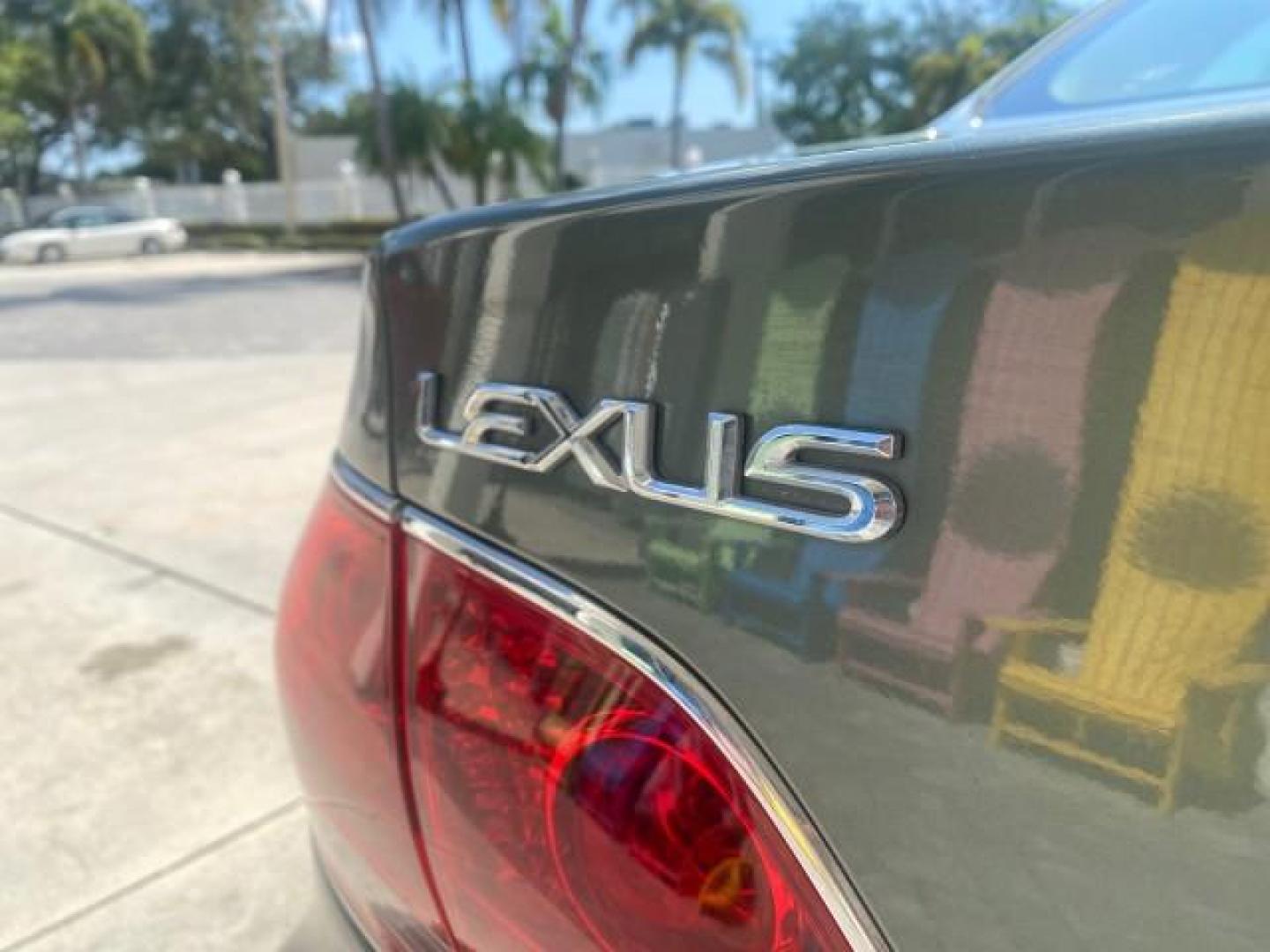 2005 Oasis Green Pearl /Ash Lexus ES 330 1 OWNER LOW MILES 62,870 (JTHBA30GX55) with an 3.3L DOHC EFI 24-Valve V6 Engine engine, Automatic transmission, located at 4701 North Dixie Hwy, Pompano Beach, FL, 33064, (954) 422-2889, 26.240938, -80.123474 - OUR WEBPAGE FLORIDACARS1.COM HAS OVER 100 PHOTOS AND FREE CARFAX LINK 2005 LEXUS ES 330 SUNROOF LOADED NON SMOKERS VIN: JTHBA30GX55134432 J T H B A 3 0 G X 5 5 1 3 4 4 3 2 SEDAN 4 DR 3.3L V6 F 24V GASOLINE 29 MPG FRONT WHEEL DRIVE Top Features A/C Seat(s) Mark Levinson Sound Alloy Wheels Memory Seat - Photo#85